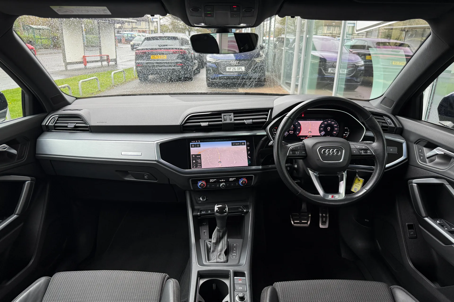 Audi Q3 thumbnail image number 3