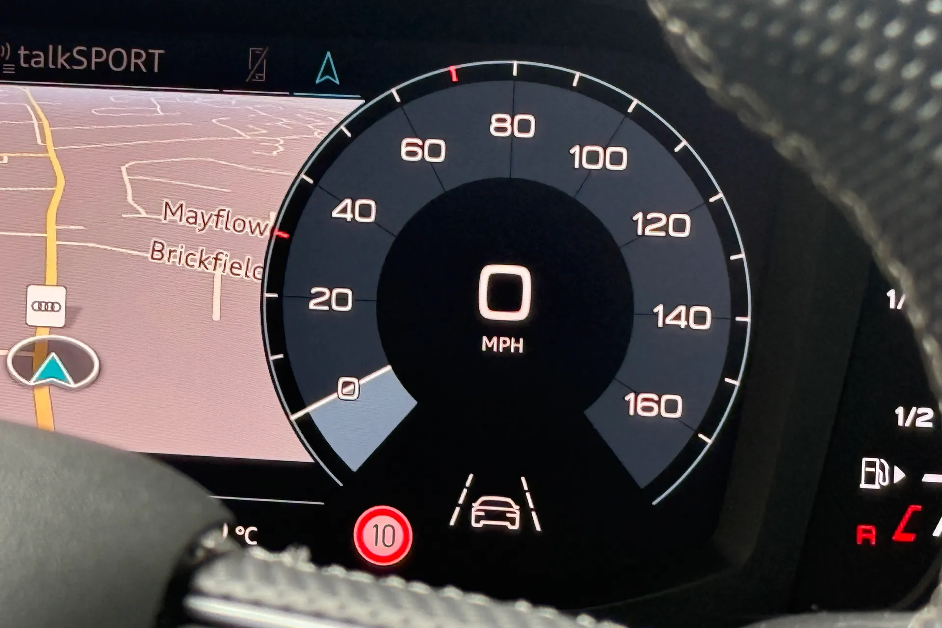 Audi Q3 thumbnail image number 11