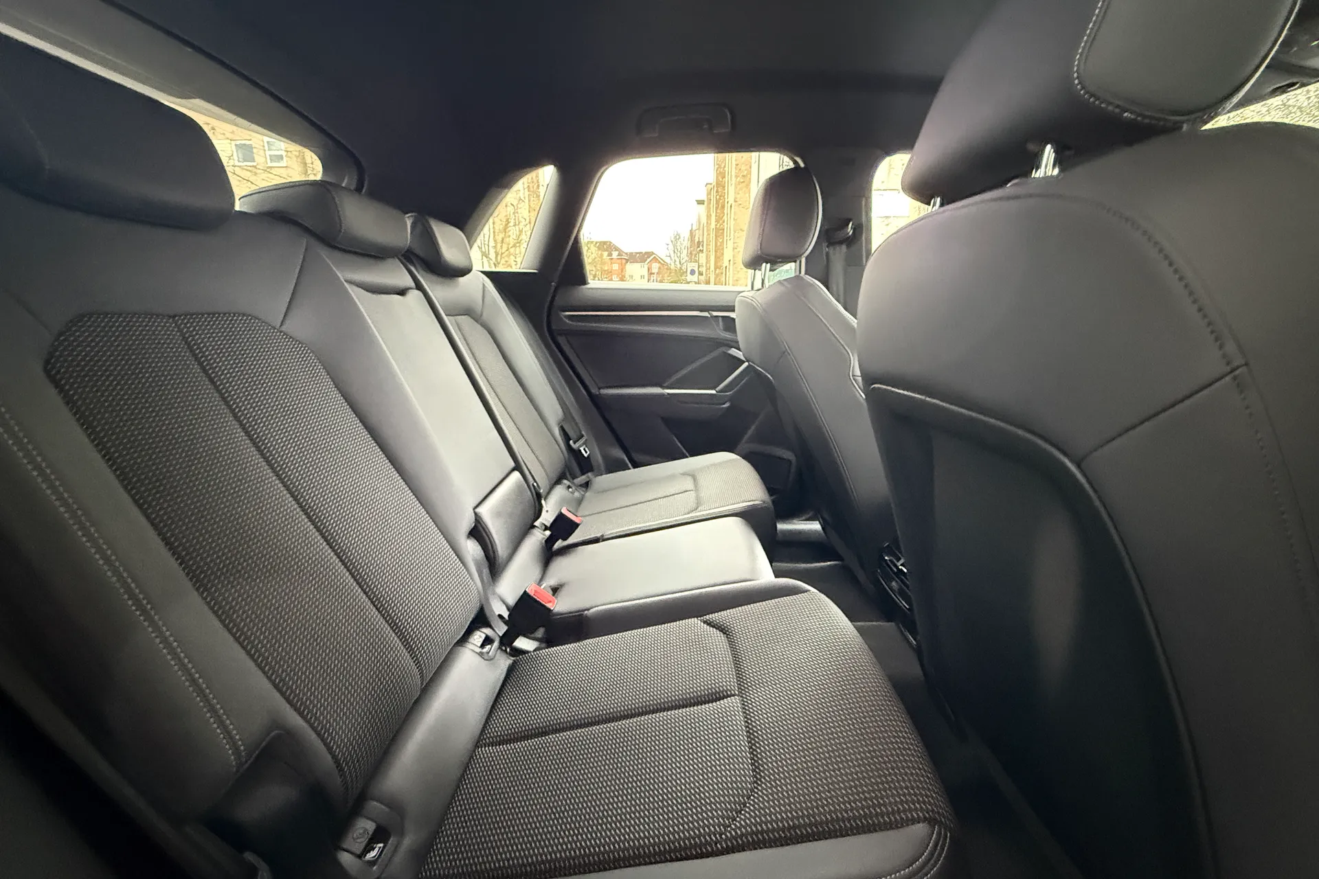 Audi Q3 thumbnail image number 42