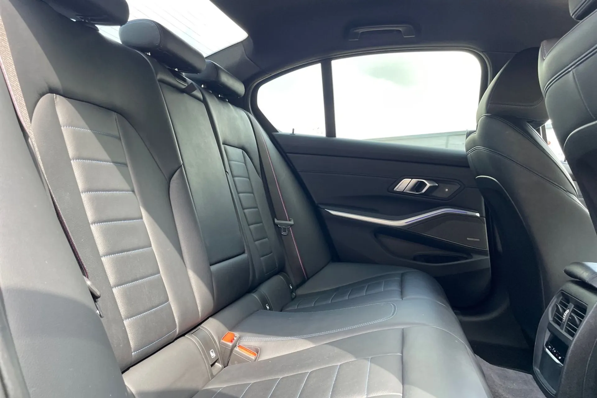 BMW 3 SERIES thumbnail image number 24