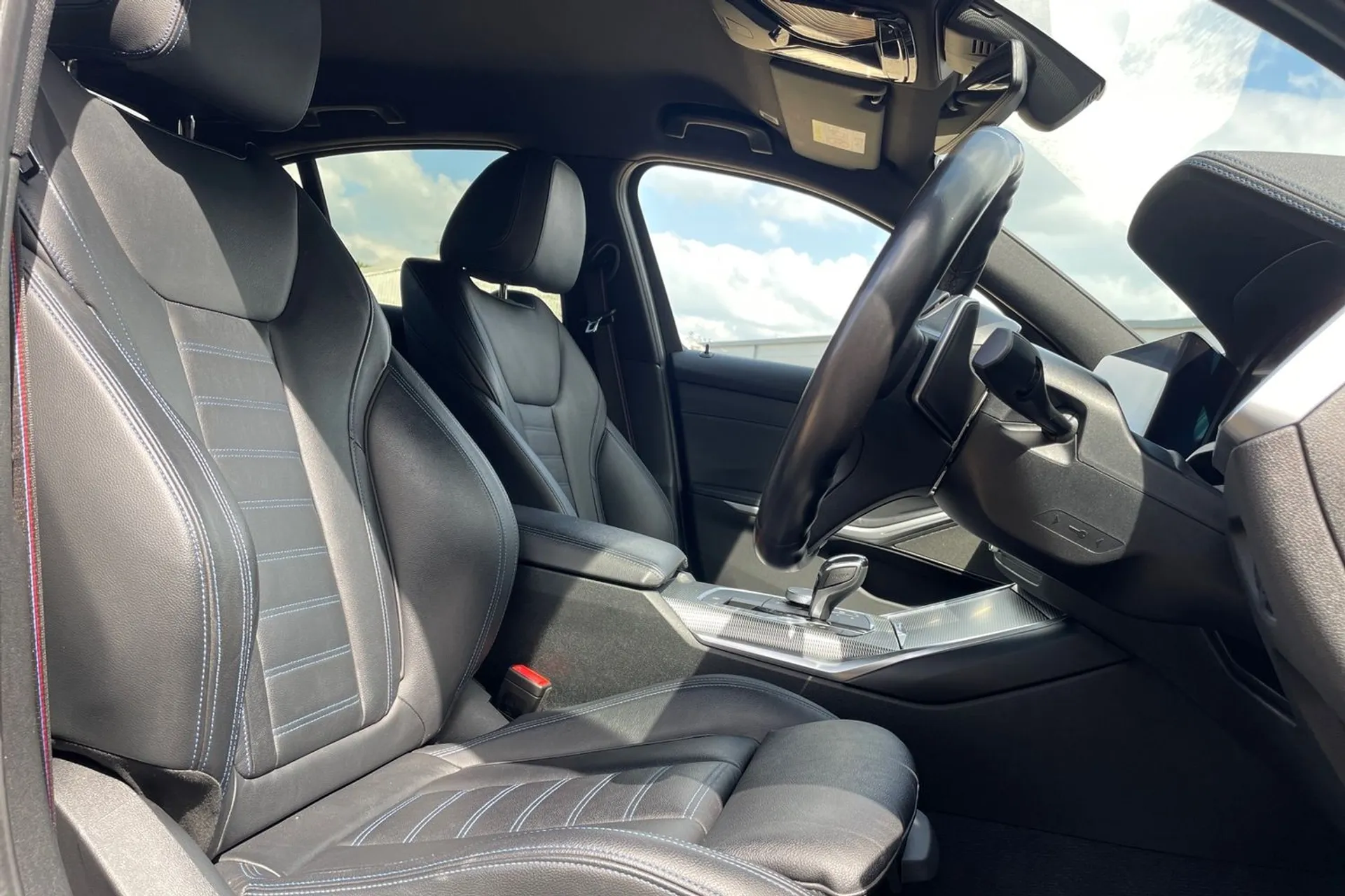 BMW 3 SERIES thumbnail image number 27