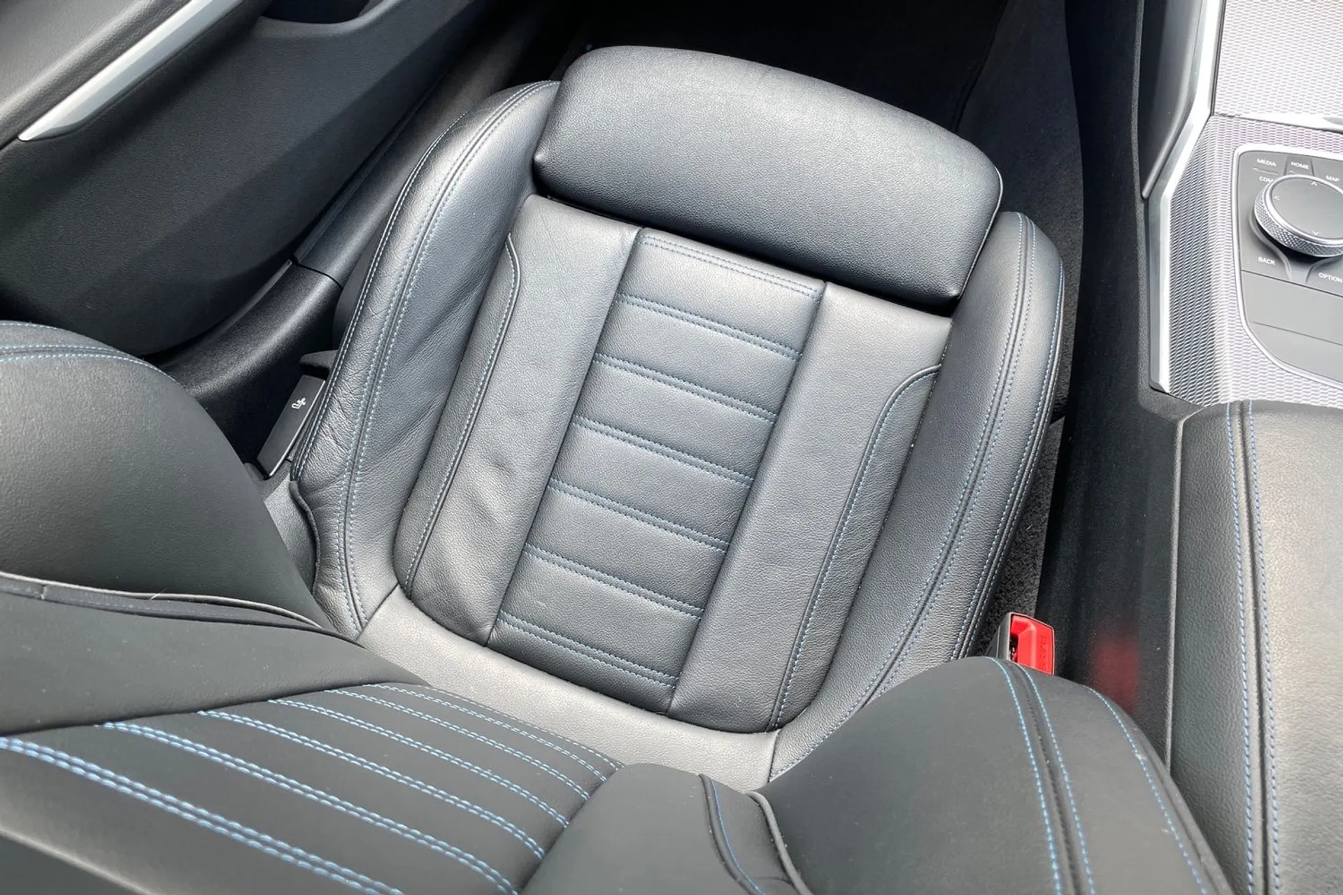 BMW 3 SERIES thumbnail image number 34