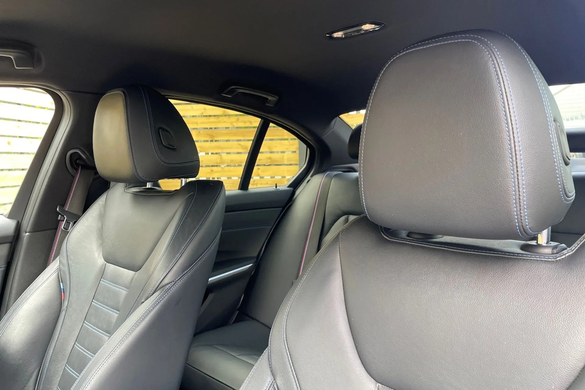 BMW 3 SERIES thumbnail image number 31