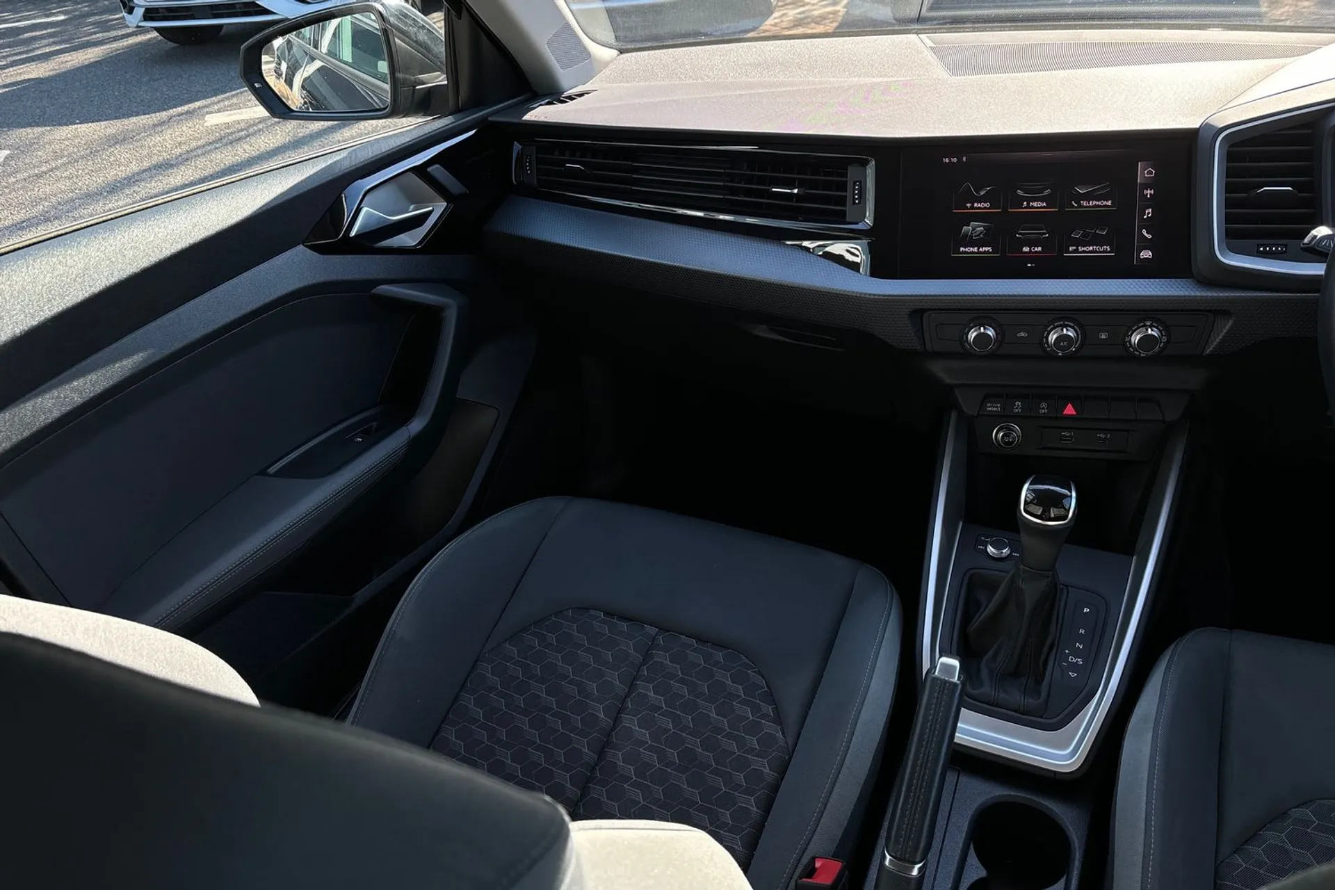 Audi A1 thumbnail image number 32