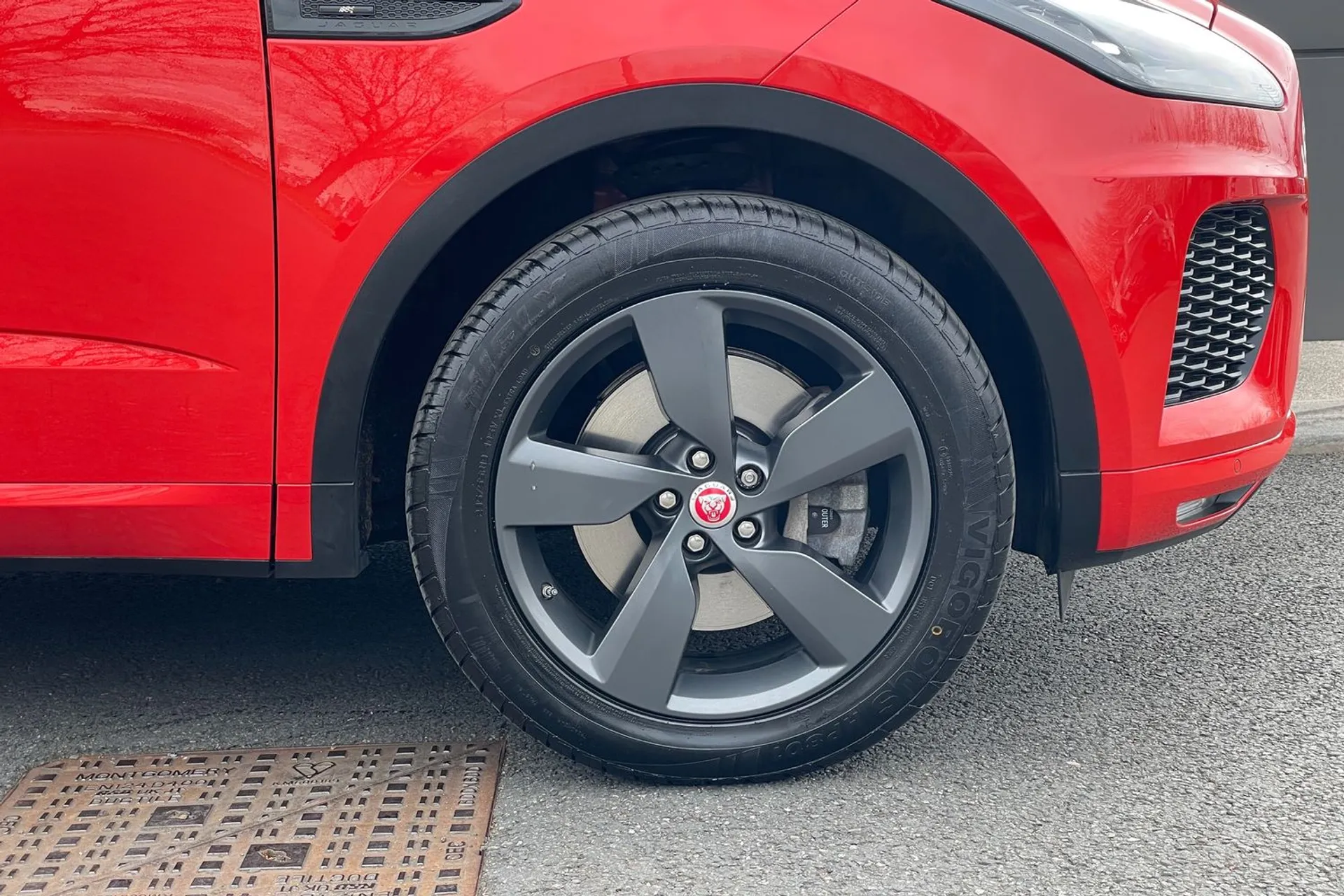 Jaguar E-PACE thumbnail image number 24