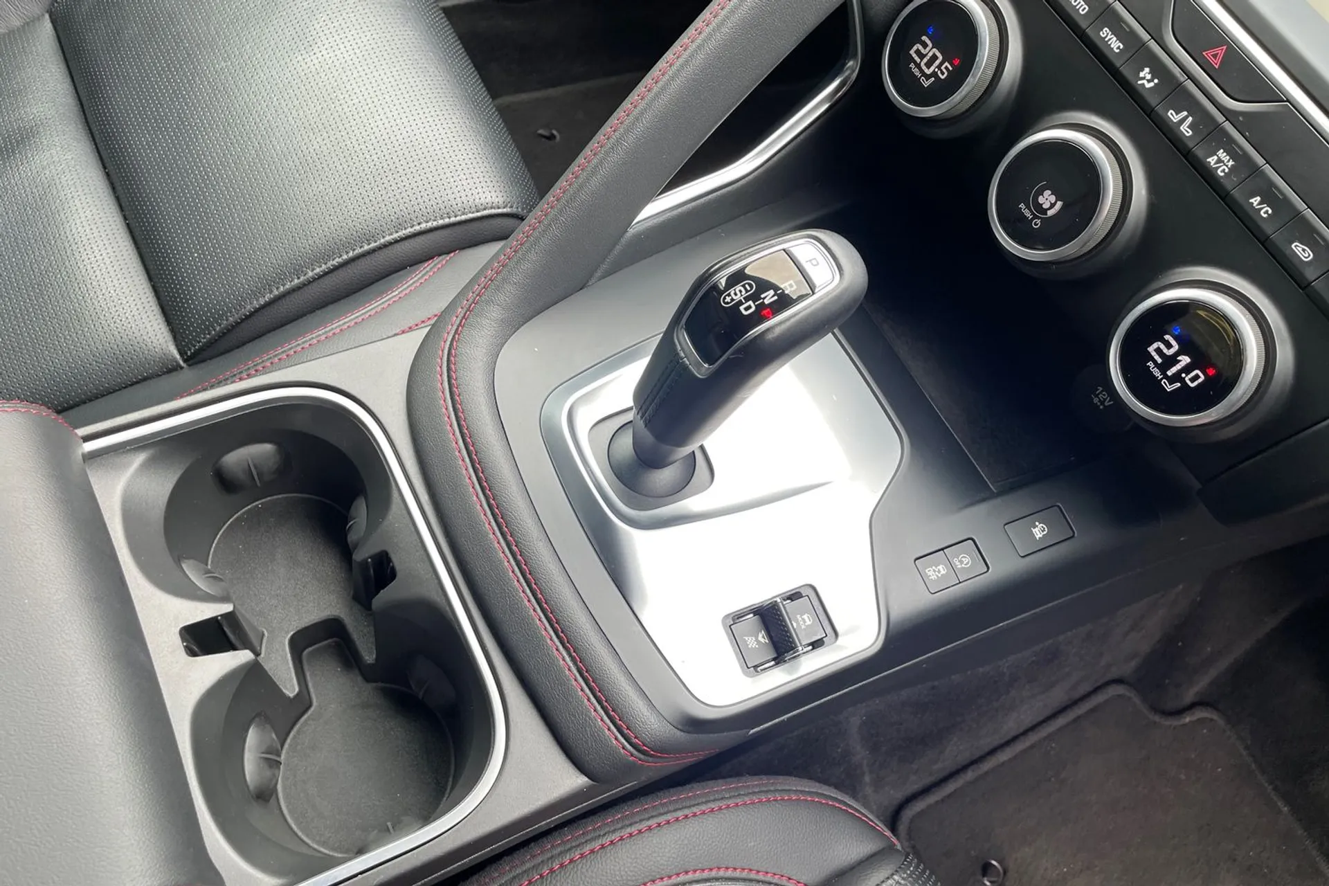 Jaguar E-PACE thumbnail image number 19