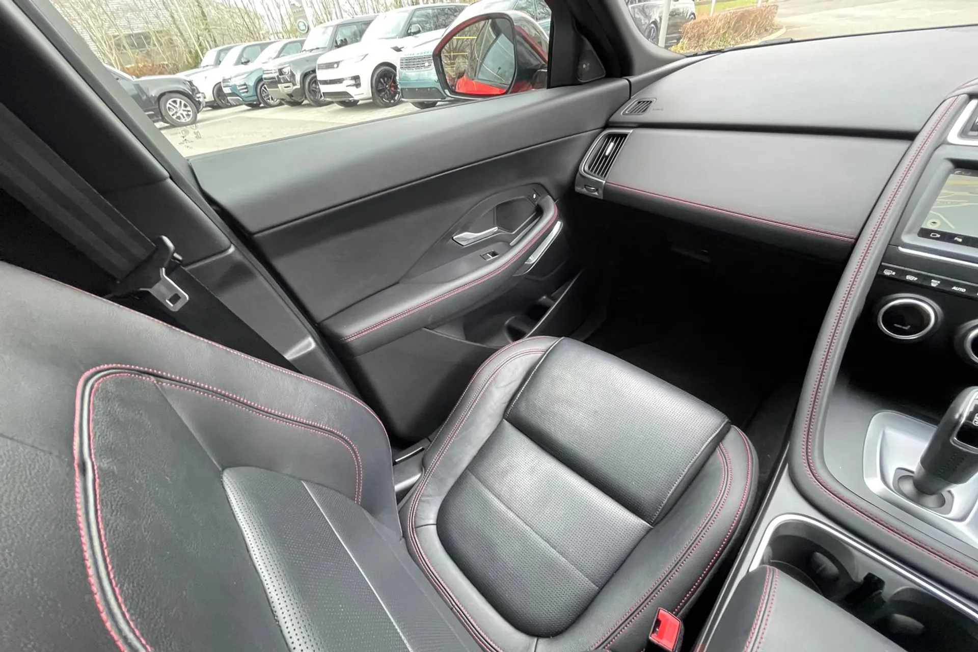 Jaguar E-PACE thumbnail image number 13