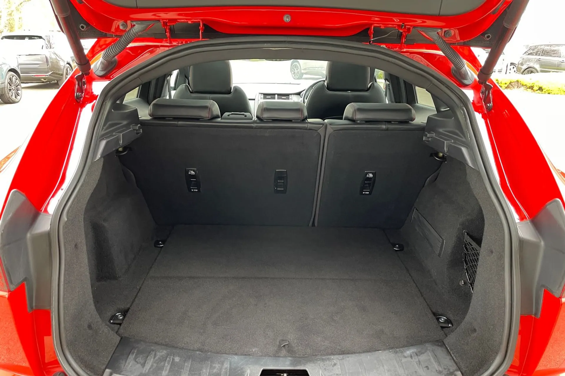 Jaguar E-PACE thumbnail image number 44