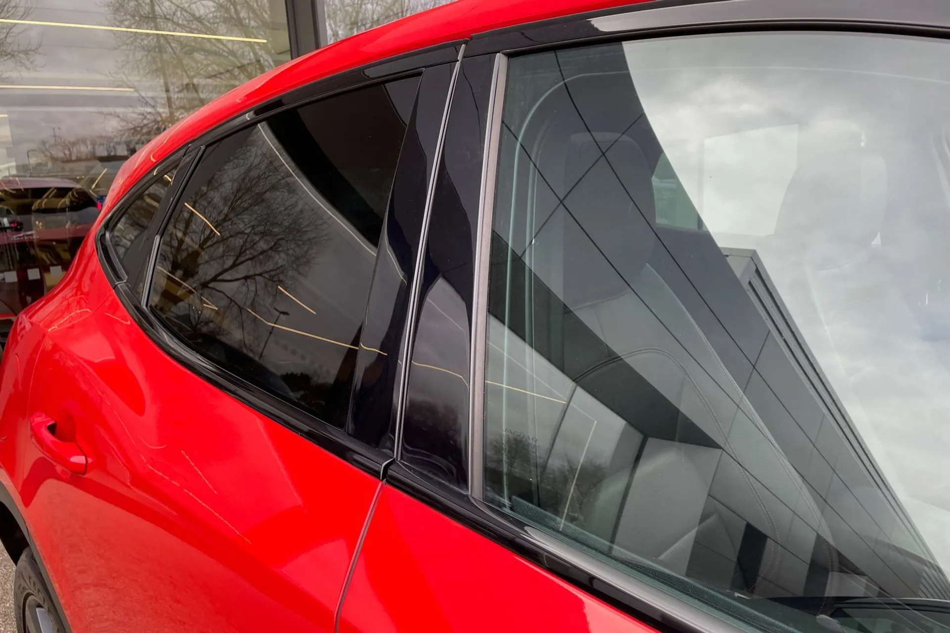 Jaguar E-PACE thumbnail image number 25