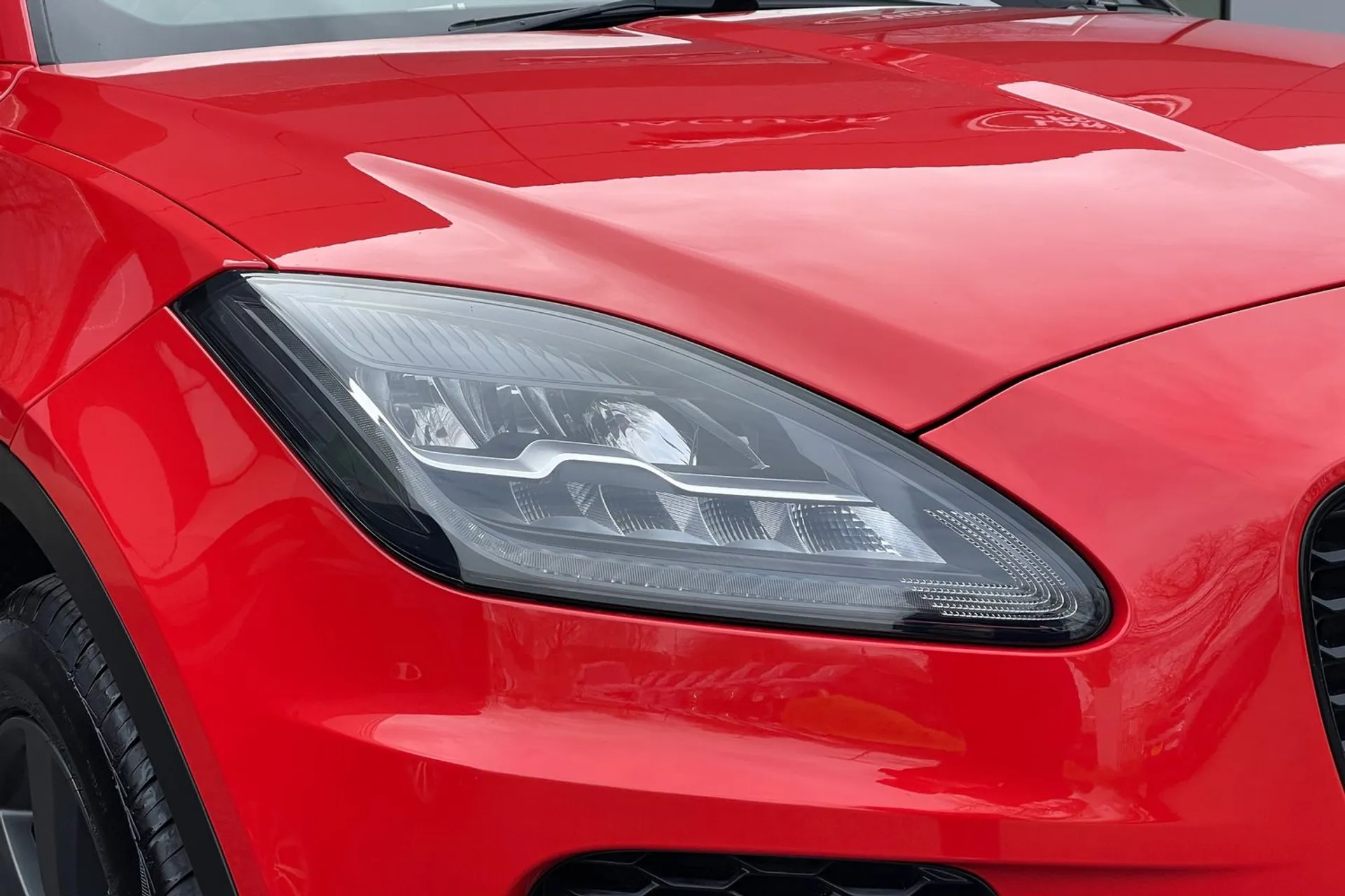 Jaguar E-PACE thumbnail image number 40