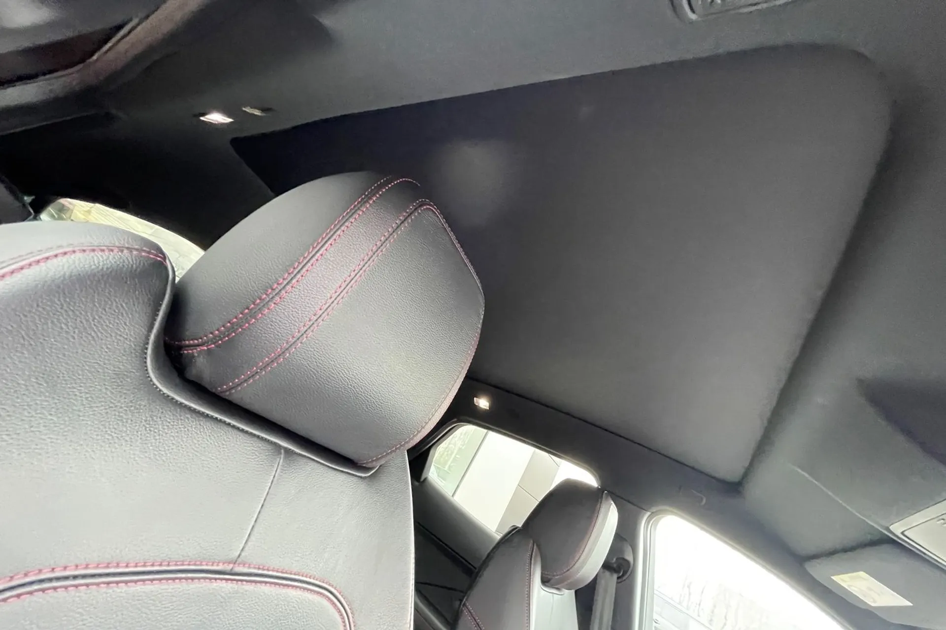 Jaguar E-PACE thumbnail image number 37