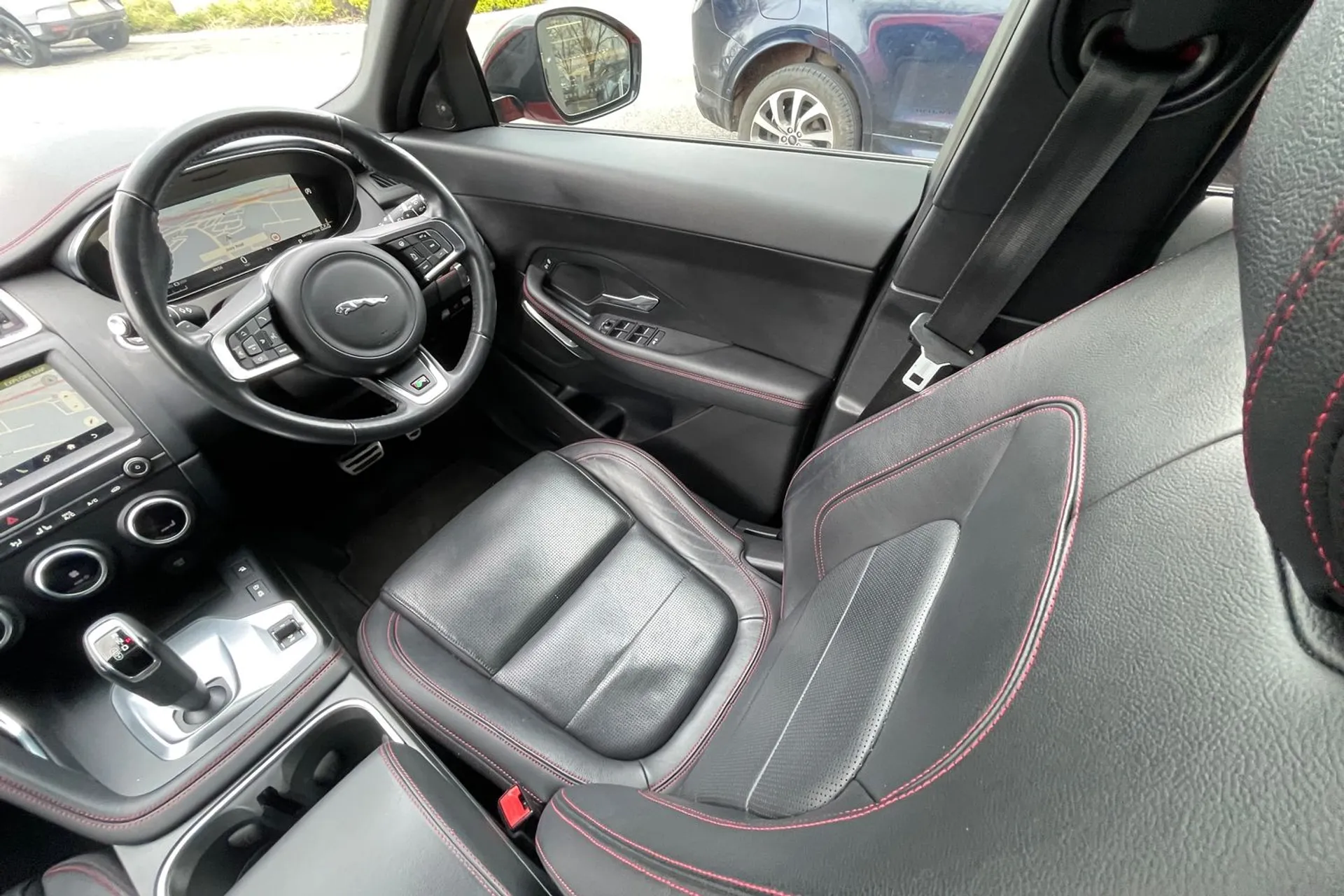 Jaguar E-PACE thumbnail image number 14