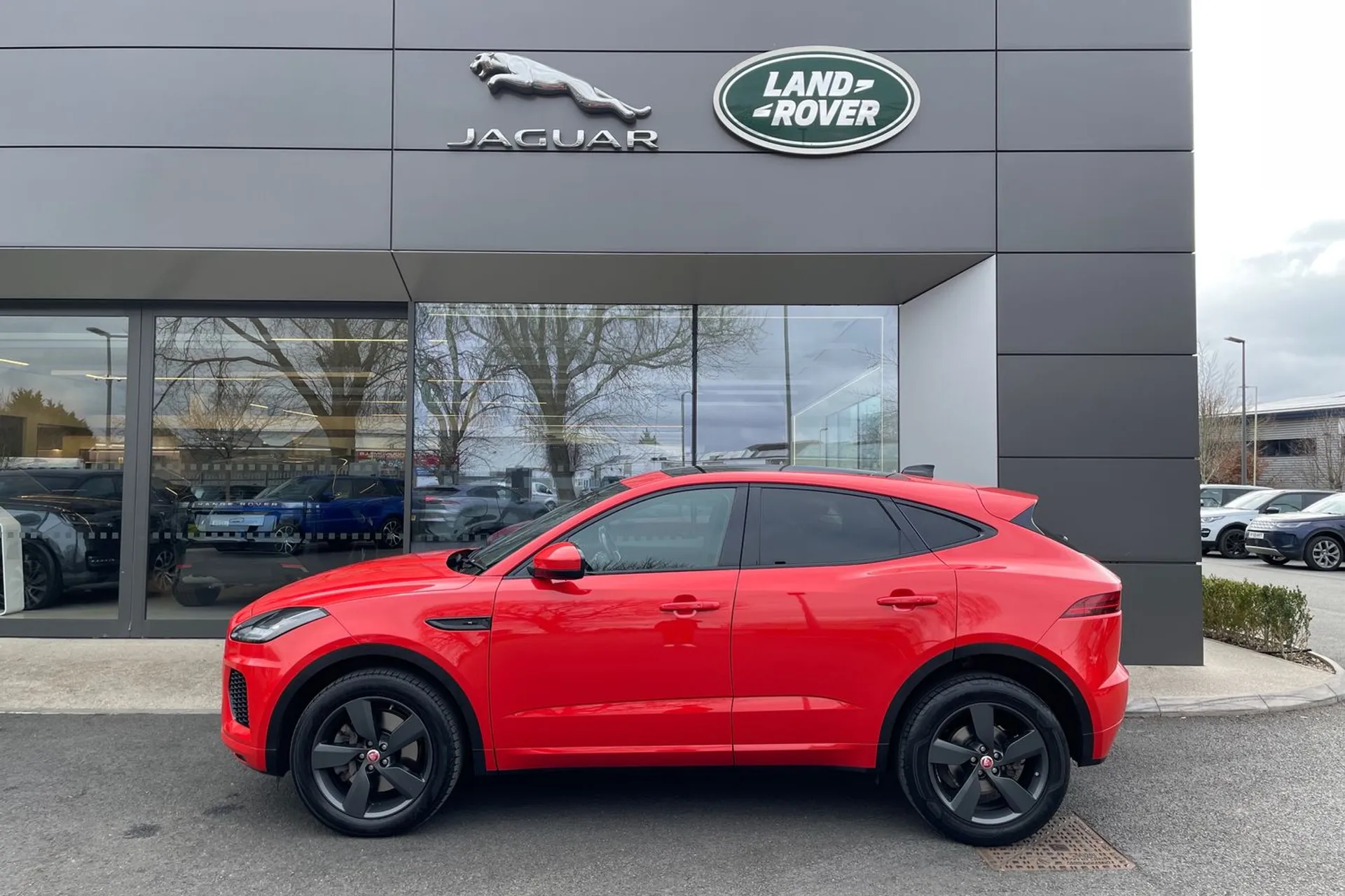 Jaguar E-PACE thumbnail image number 27