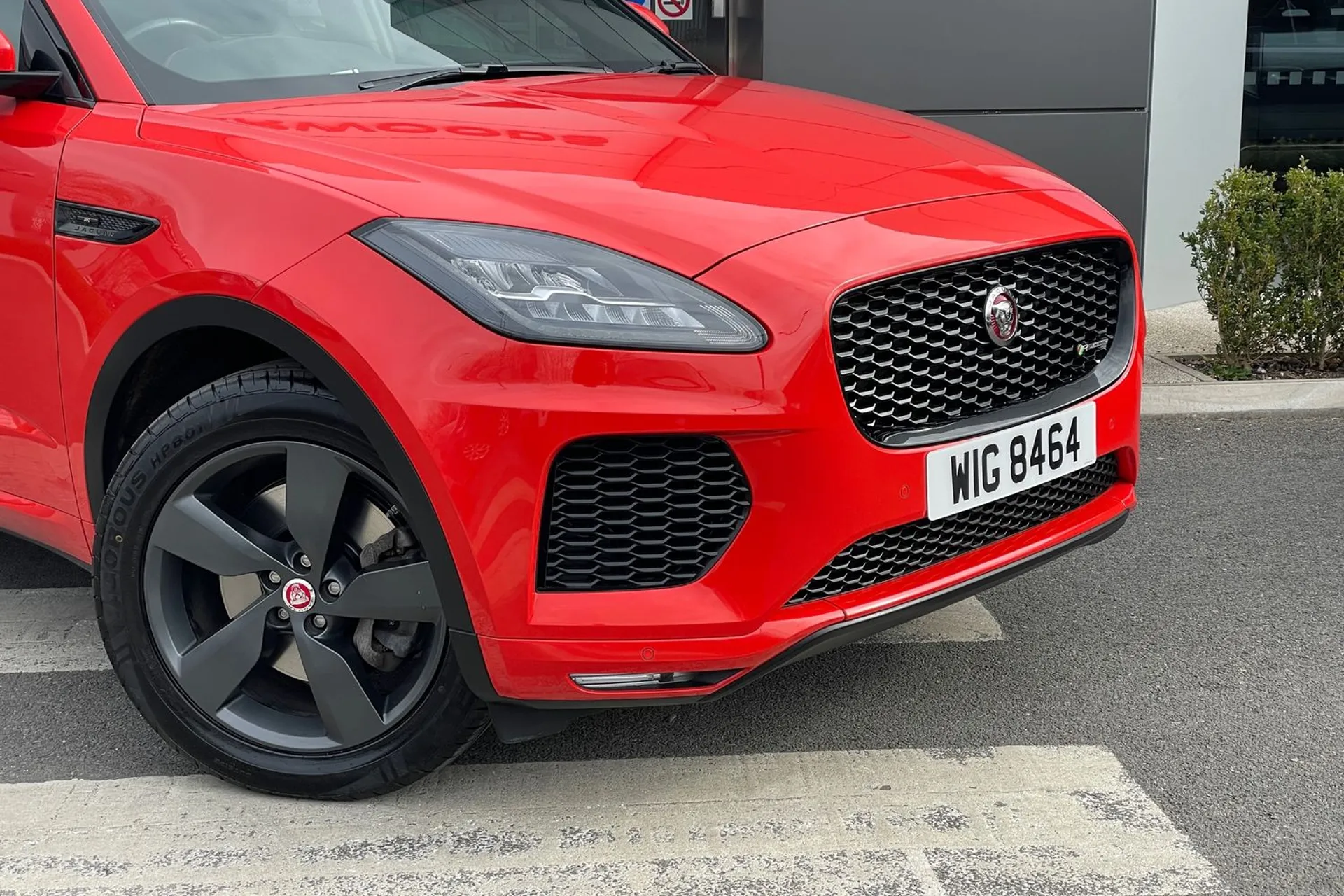 Jaguar E-PACE thumbnail image number 31