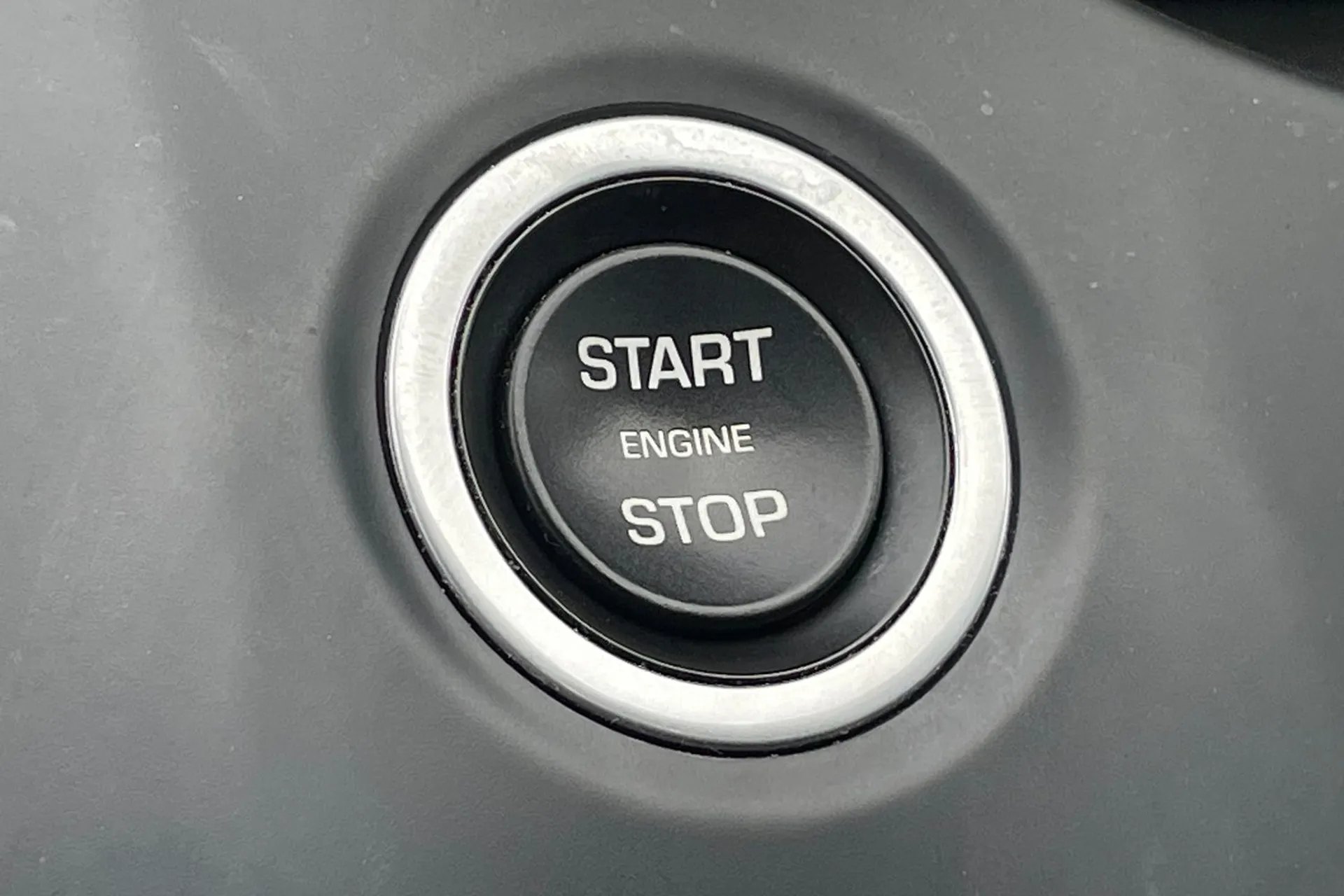 Jaguar E-PACE thumbnail image number 22