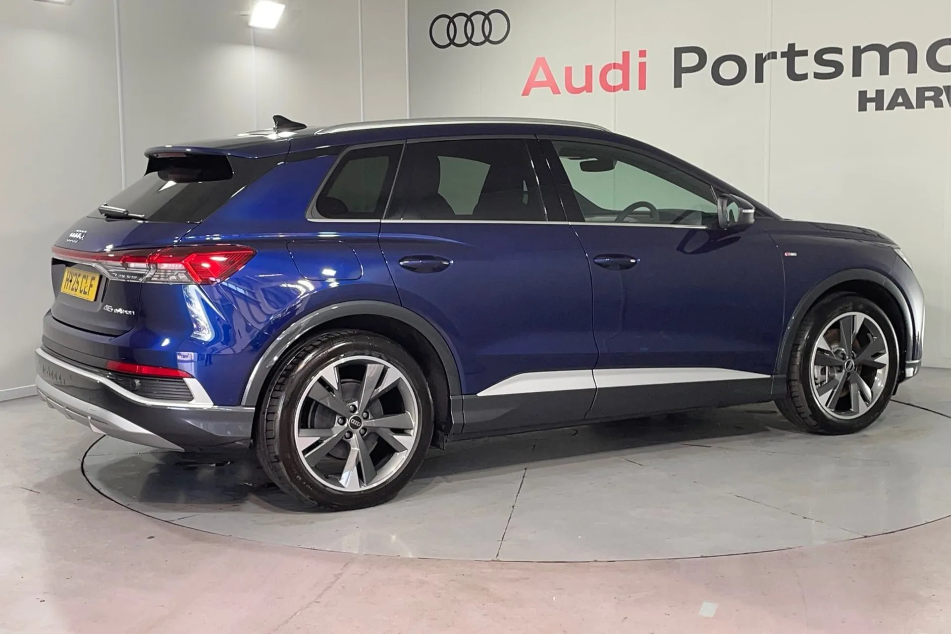 Audi Q4 thumbnail image number 10