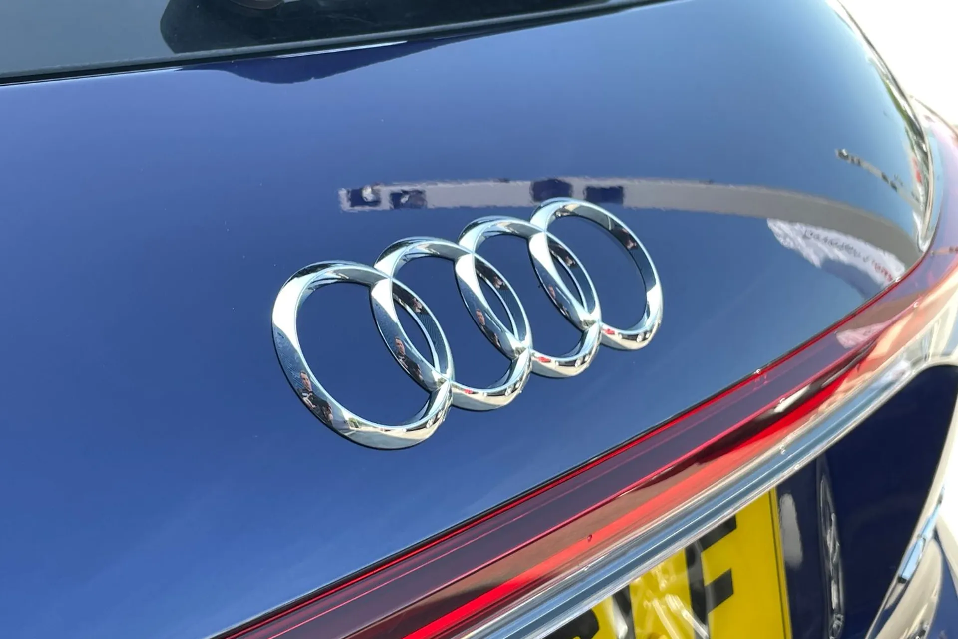 Audi Q4 thumbnail image number 15