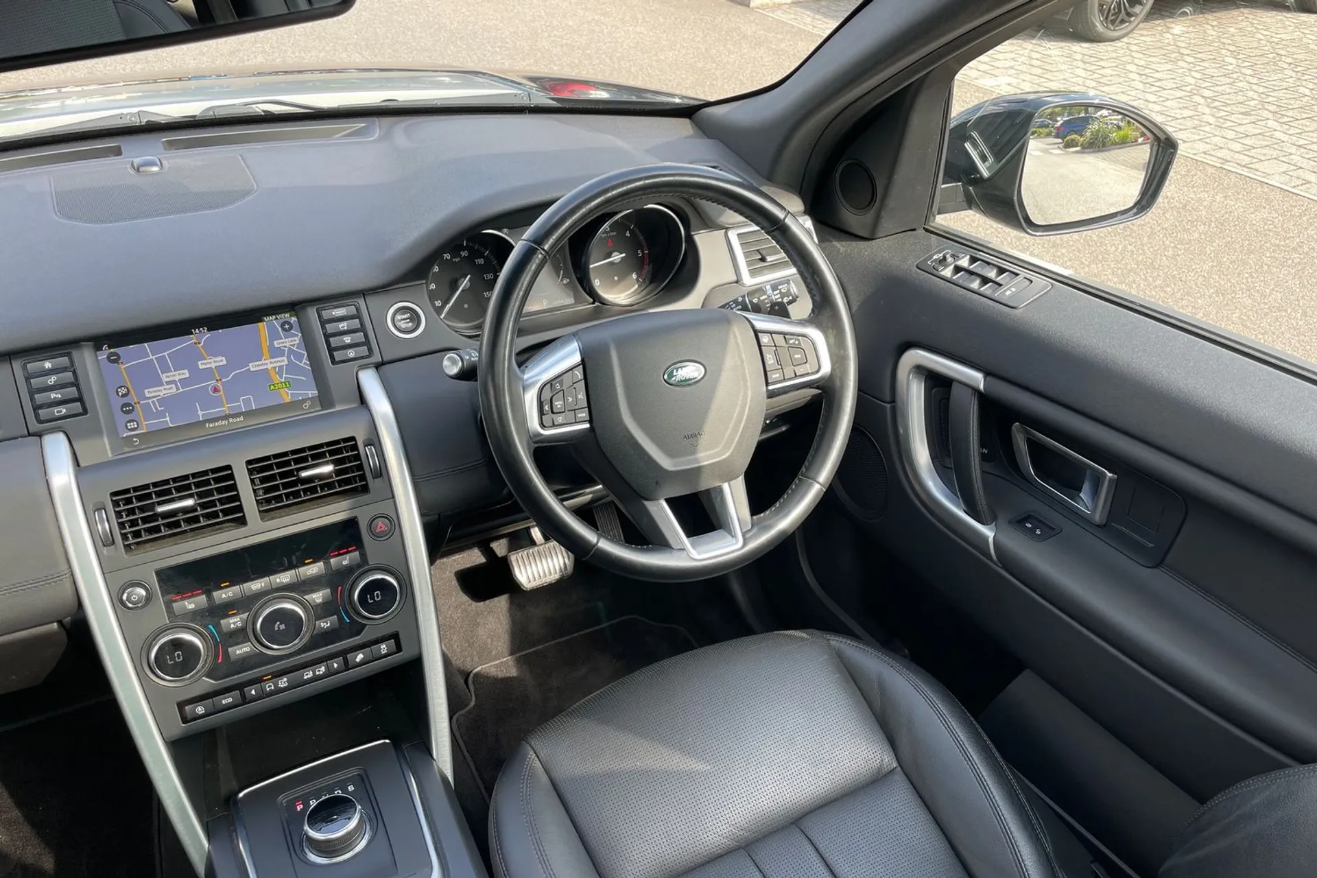 LAND ROVER DISCOVERY SPORT thumbnail image number 23