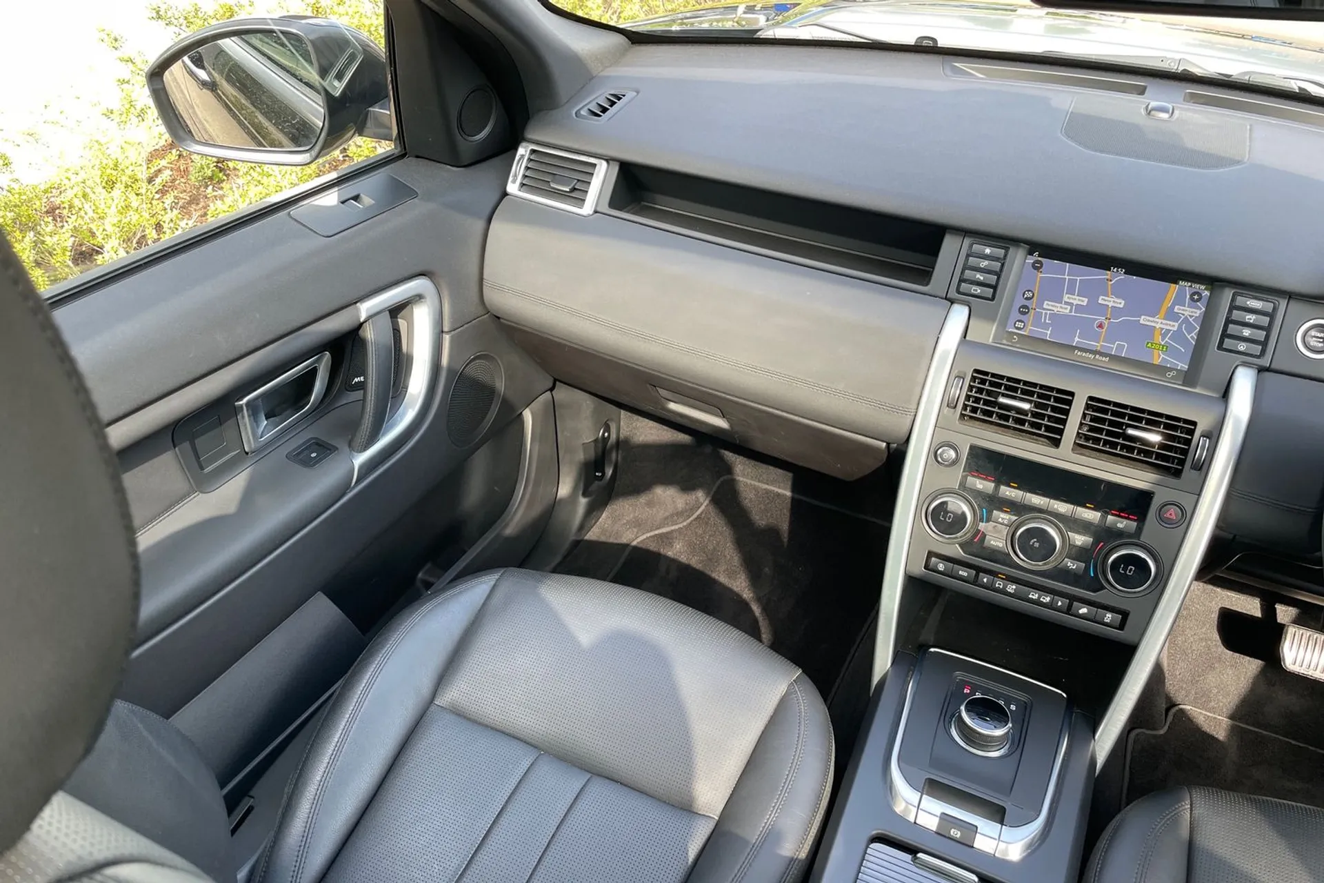 LAND ROVER DISCOVERY SPORT thumbnail image number 19
