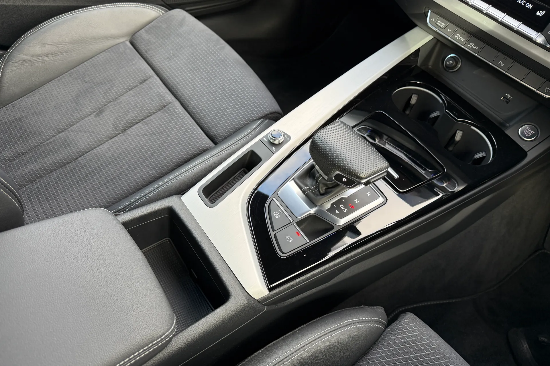 Audi A5 thumbnail image number 36