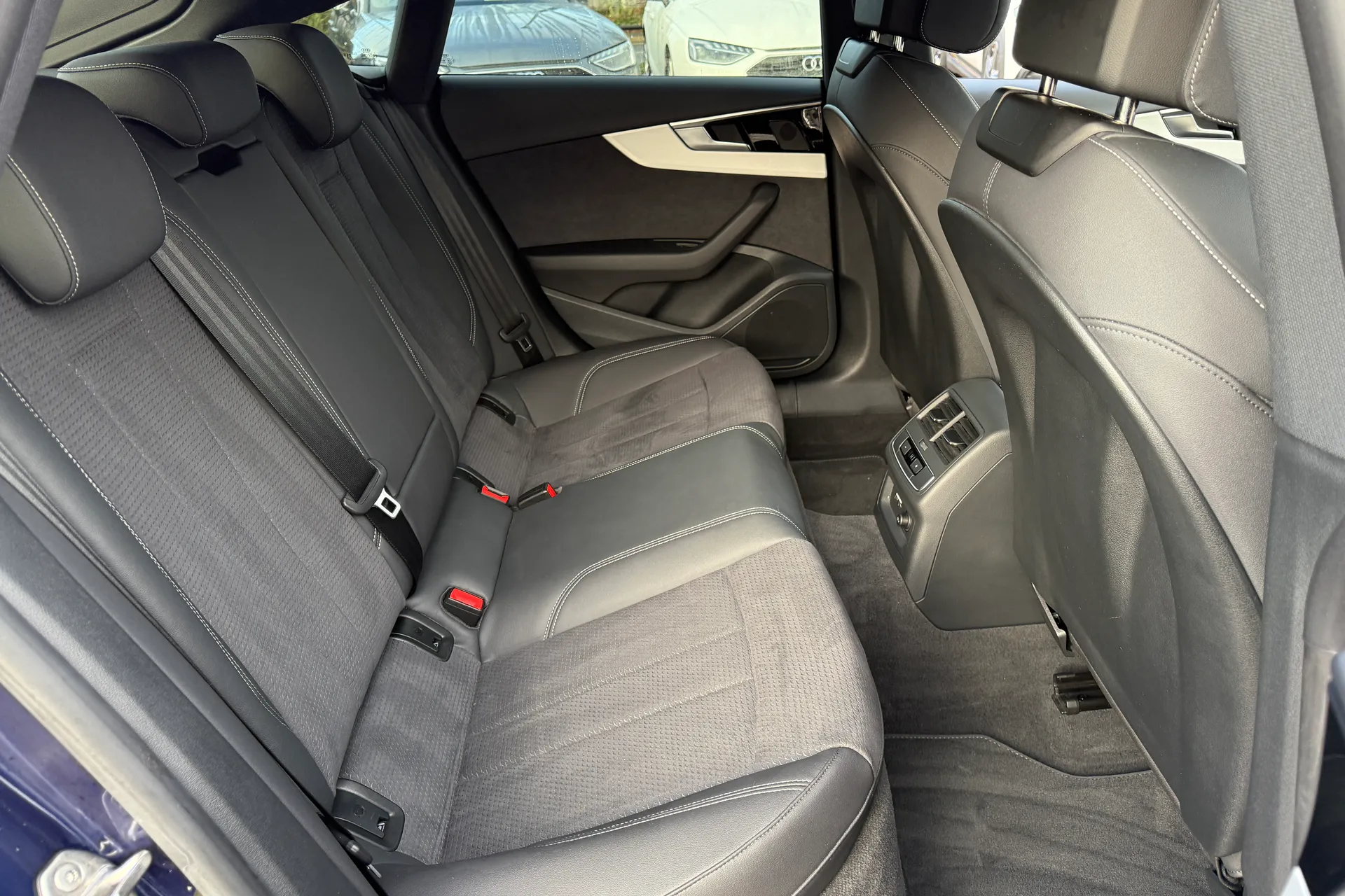 Audi A5 thumbnail image number 41