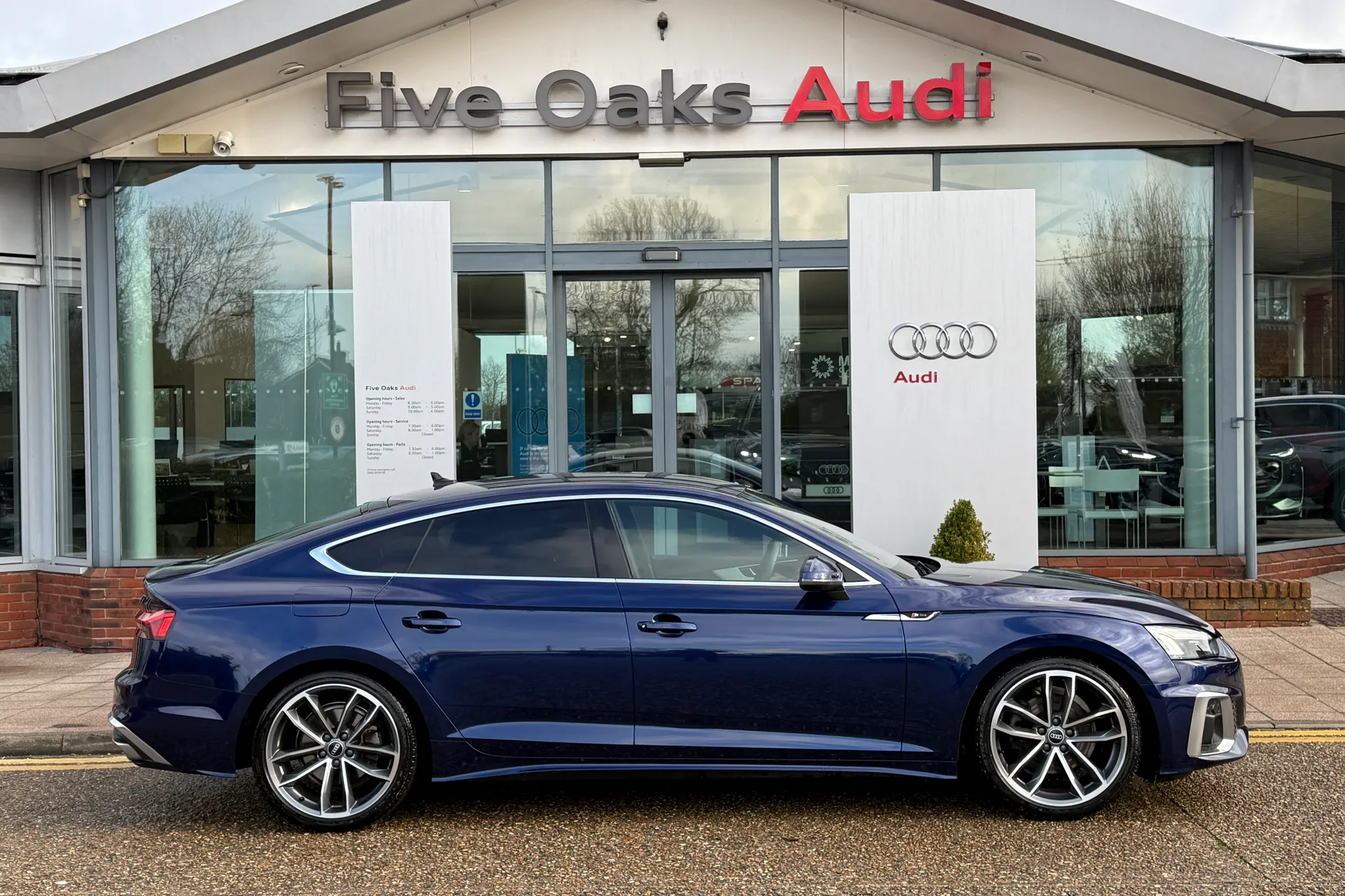 Audi A5 thumbnail image number 2