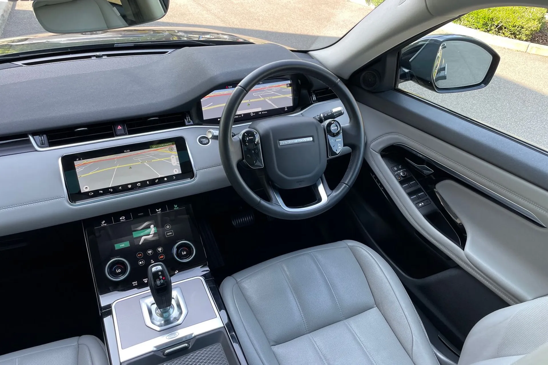 LAND ROVER RANGE ROVER EVOQUE thumbnail image number 22