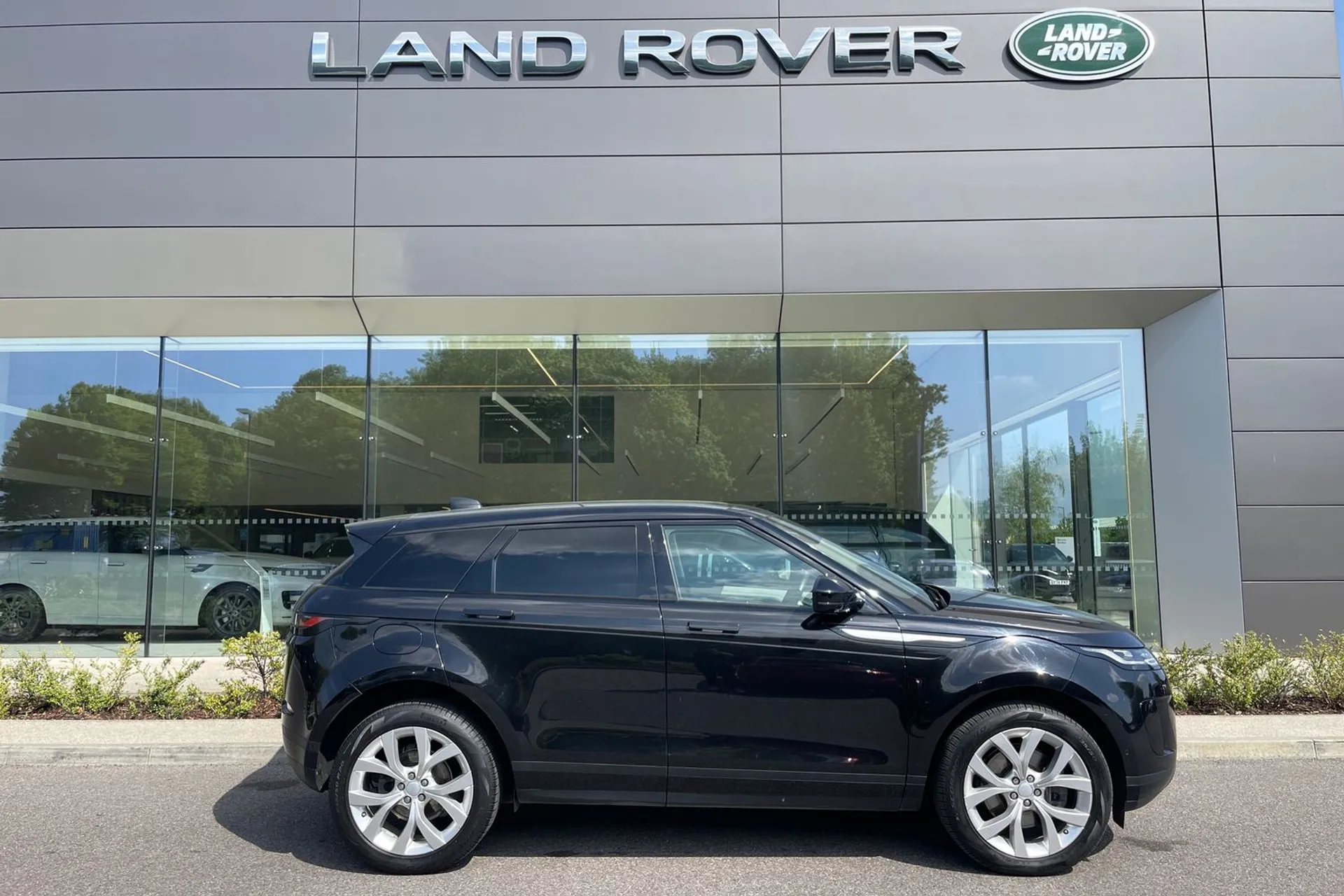 LAND ROVER RANGE ROVER EVOQUE thumbnail image number 2
