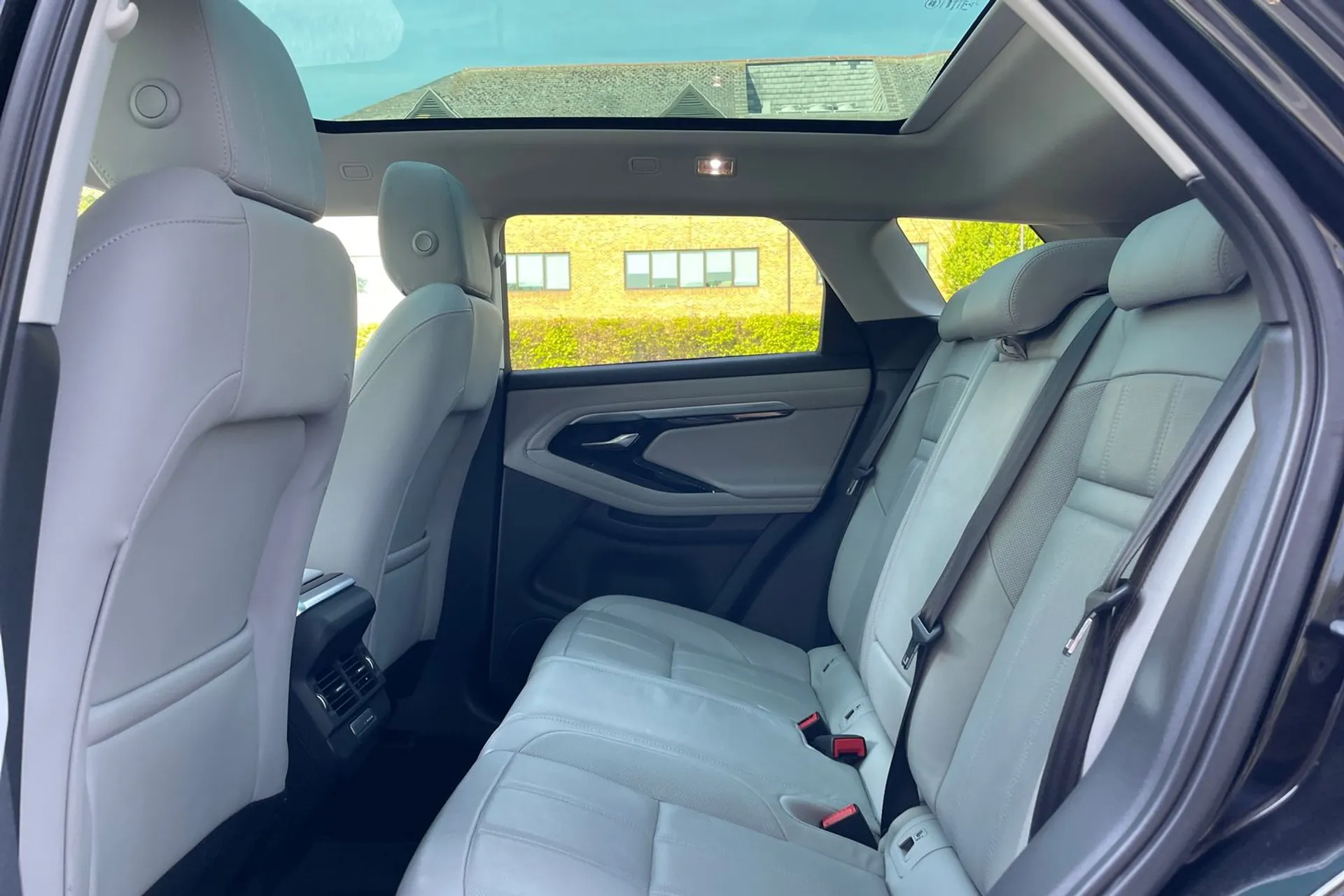 LAND ROVER RANGE ROVER EVOQUE thumbnail image number 38