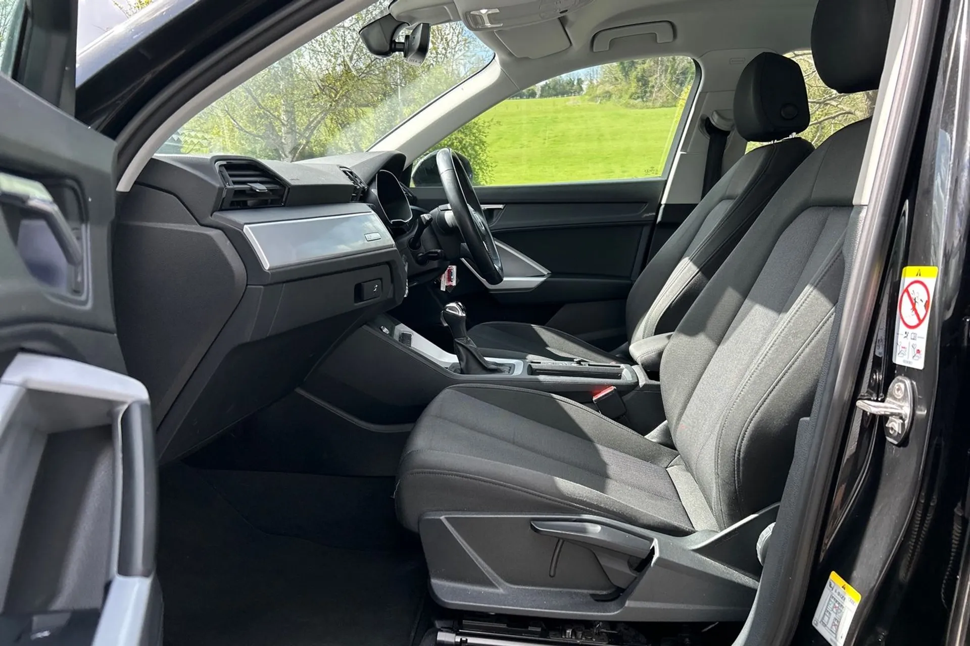 Audi Q3 thumbnail image number 30