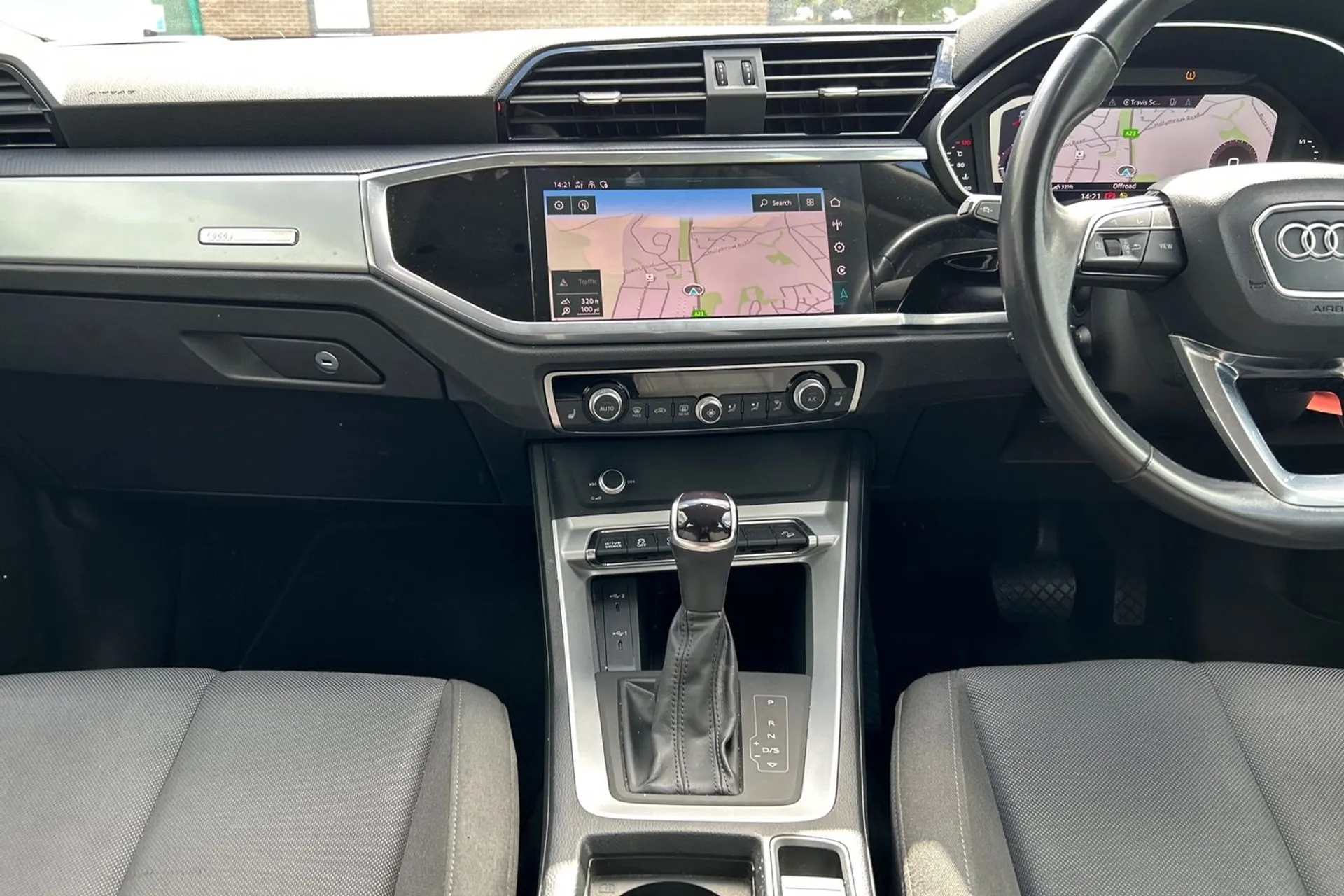 Audi Q3 thumbnail image number 36
