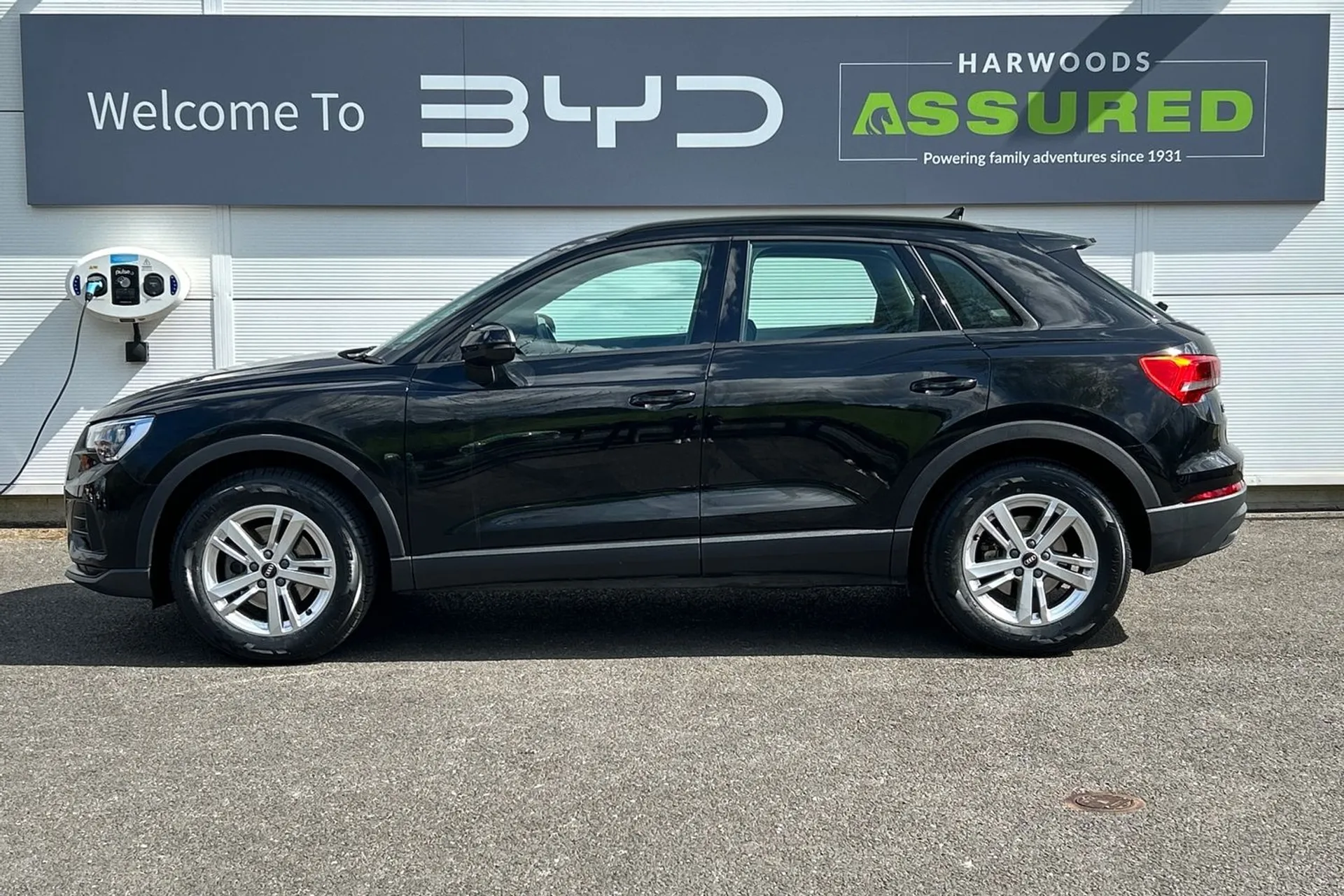 Audi Q3 thumbnail image number 11