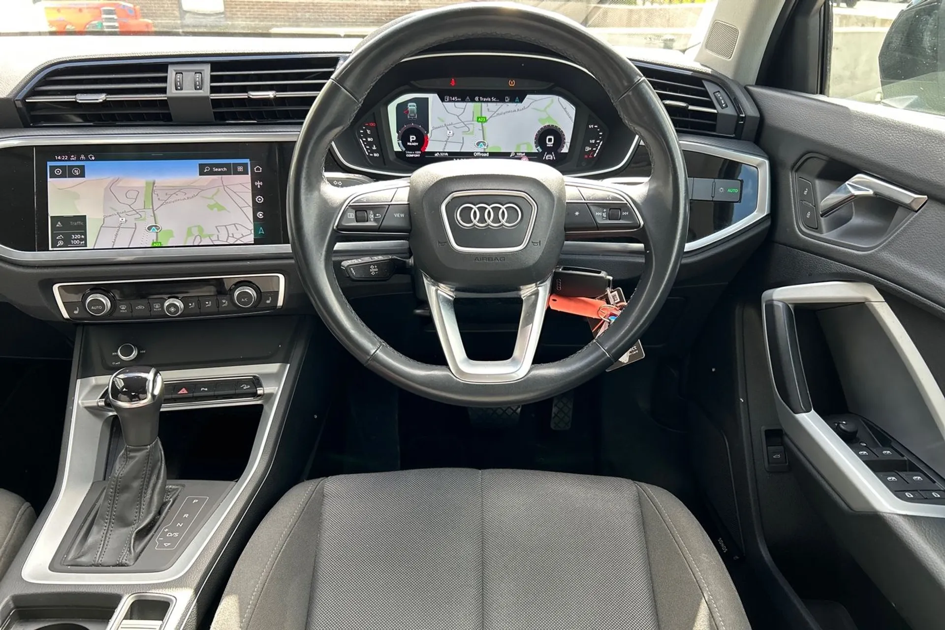 Audi Q3 thumbnail image number 38