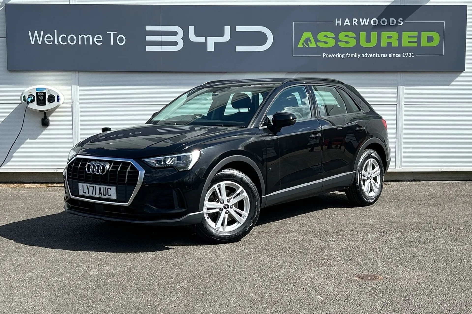 Audi Q3 thumbnail image number 12