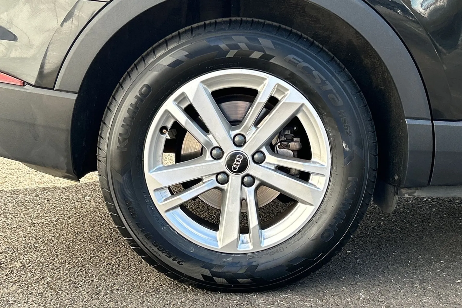 Audi Q3 thumbnail image number 14