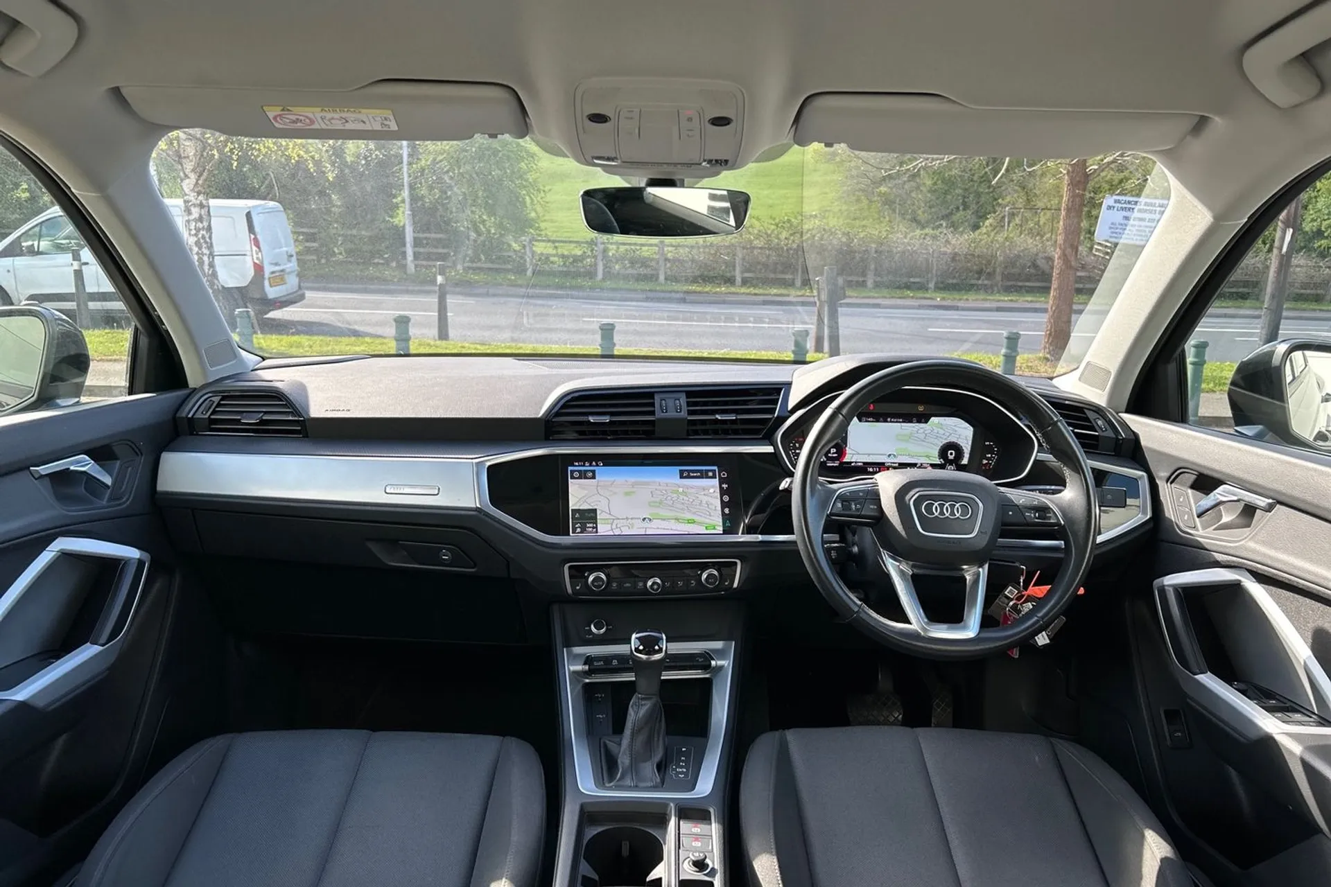 Audi Q3 thumbnail image number 3