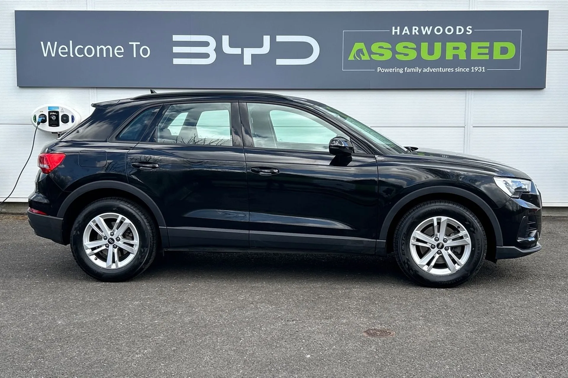 Audi Q3 thumbnail image number 2