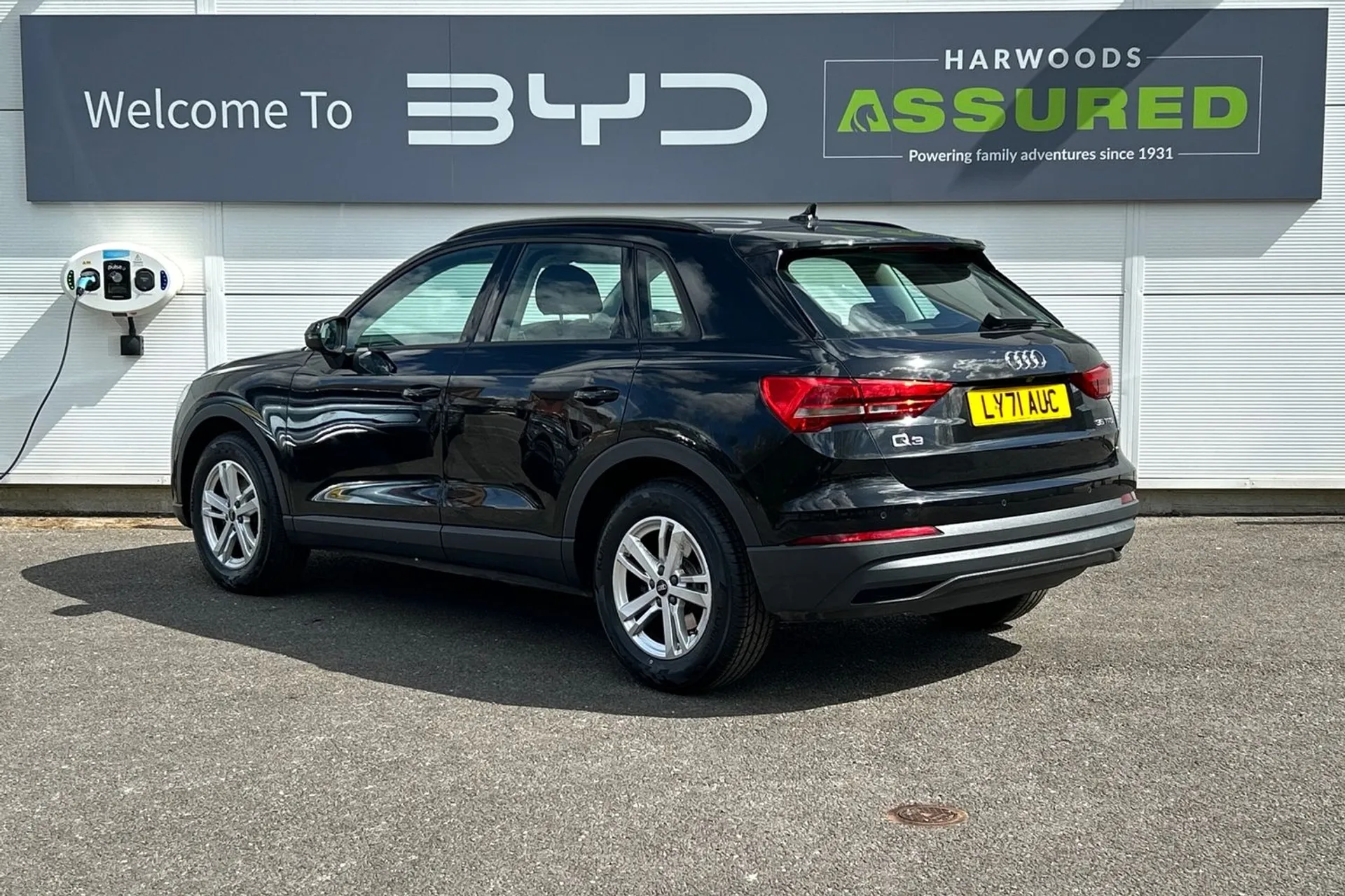 Audi Q3 thumbnail image number 10
