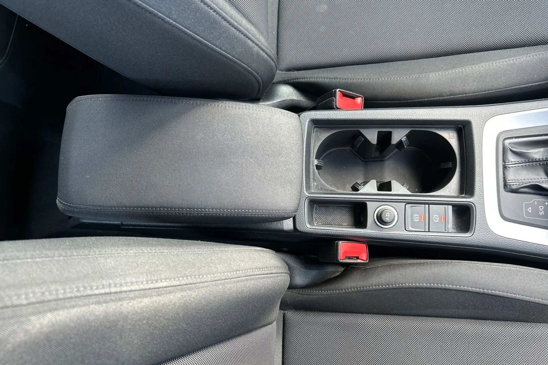 Audi Q3 thumbnail image number 44
