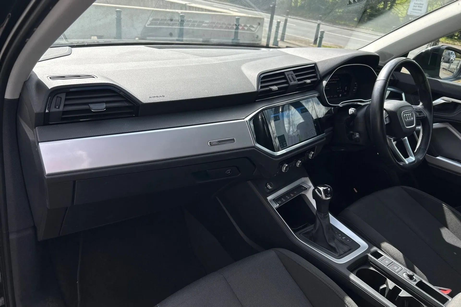 Audi Q3 thumbnail image number 29