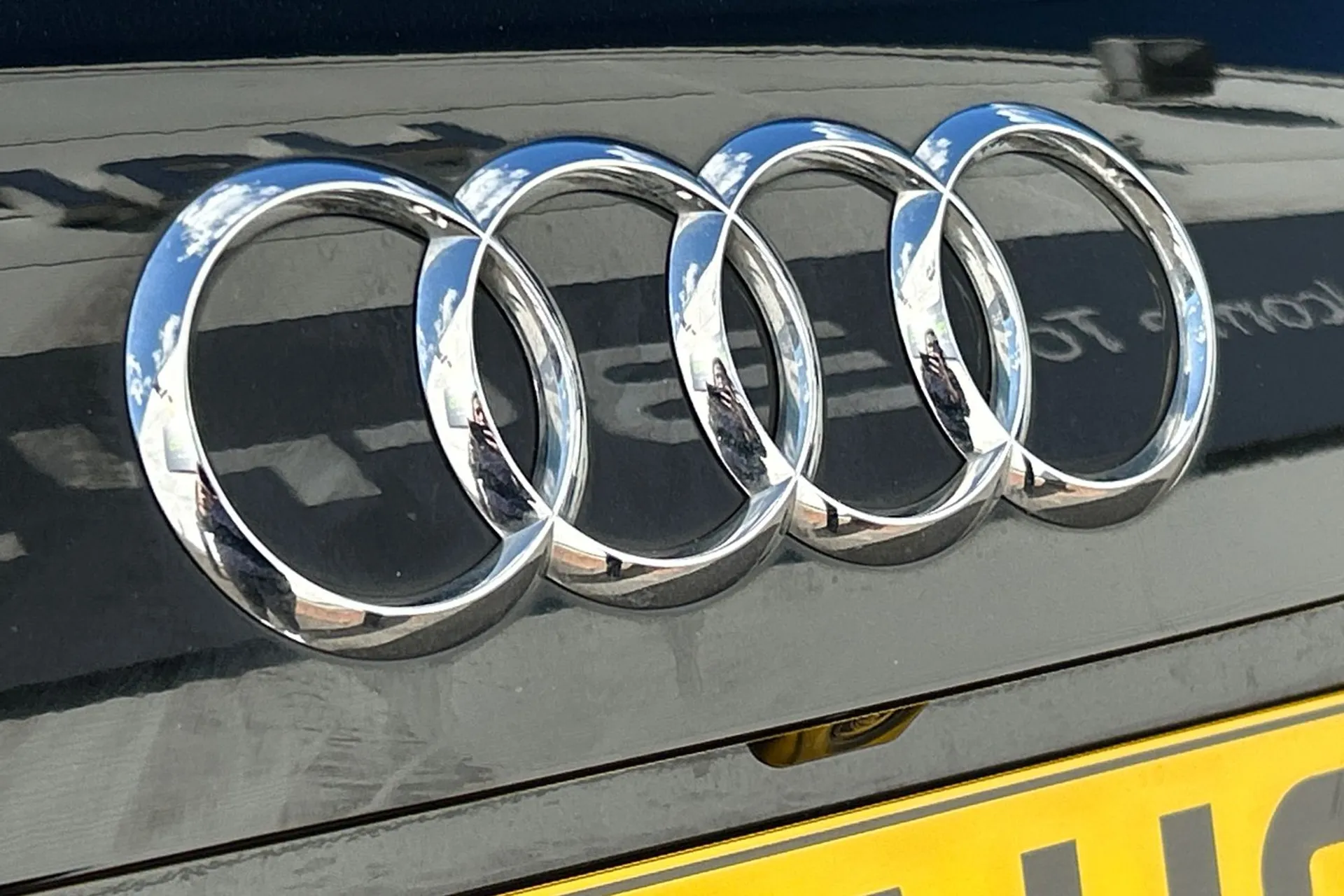 Audi Q3 thumbnail image number 48