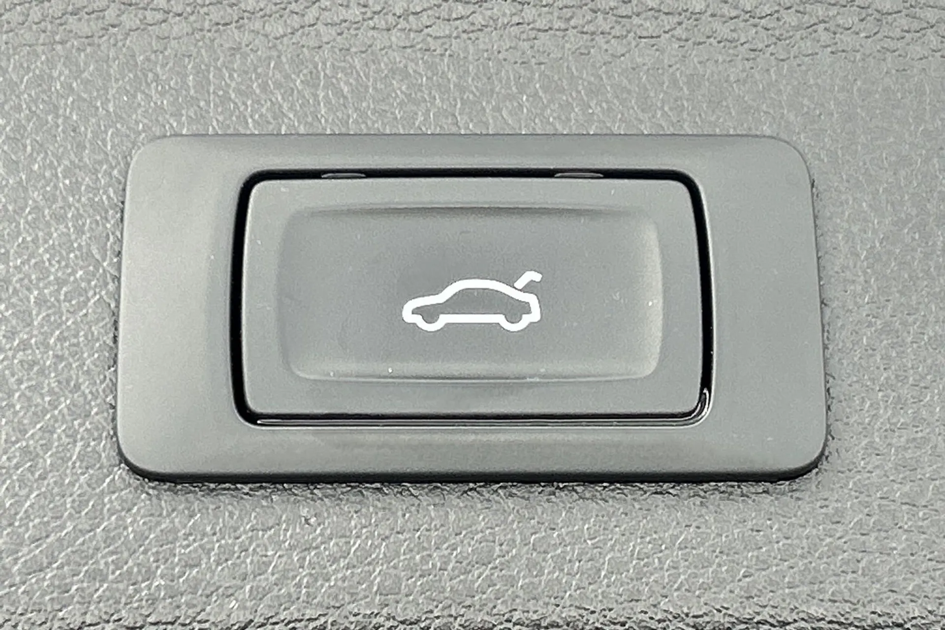 Audi Q3 thumbnail image number 22