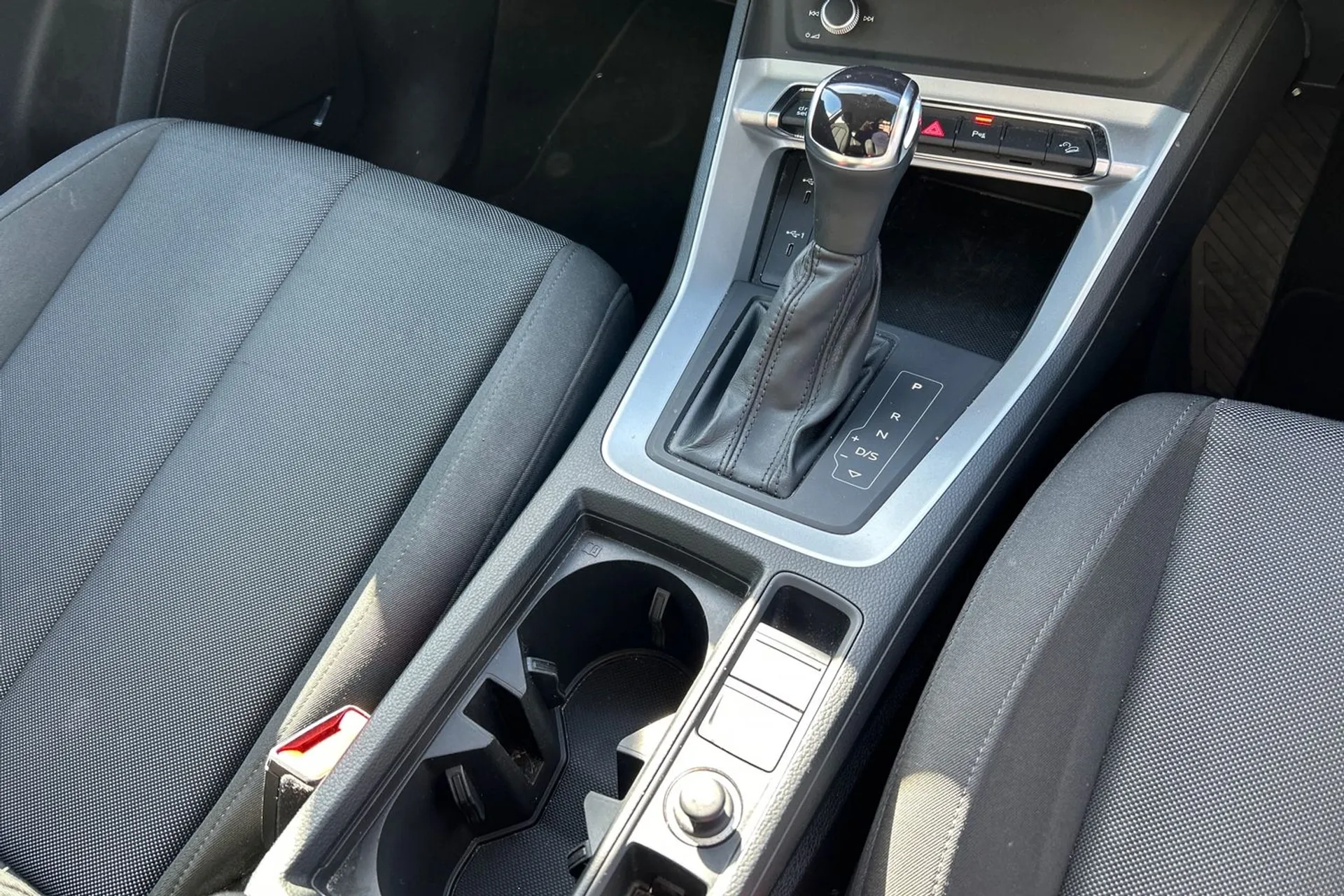 Audi Q3 thumbnail image number 46