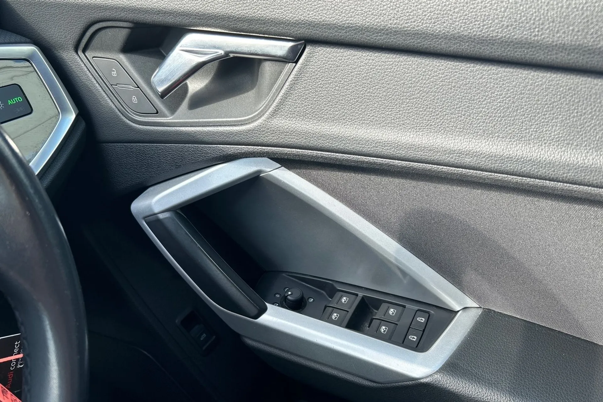 Audi Q3 thumbnail image number 43