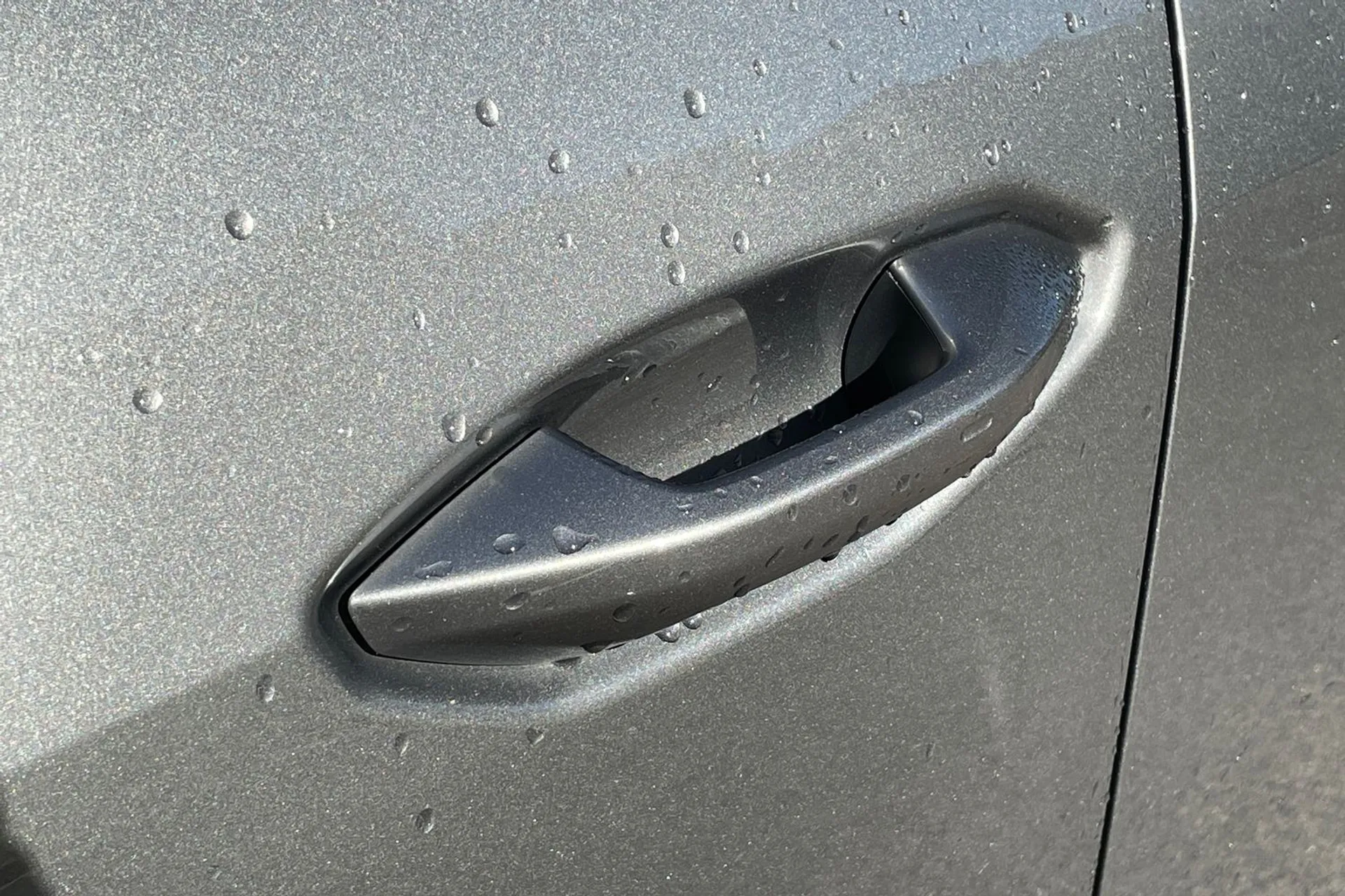 Audi Q4 thumbnail image number 15