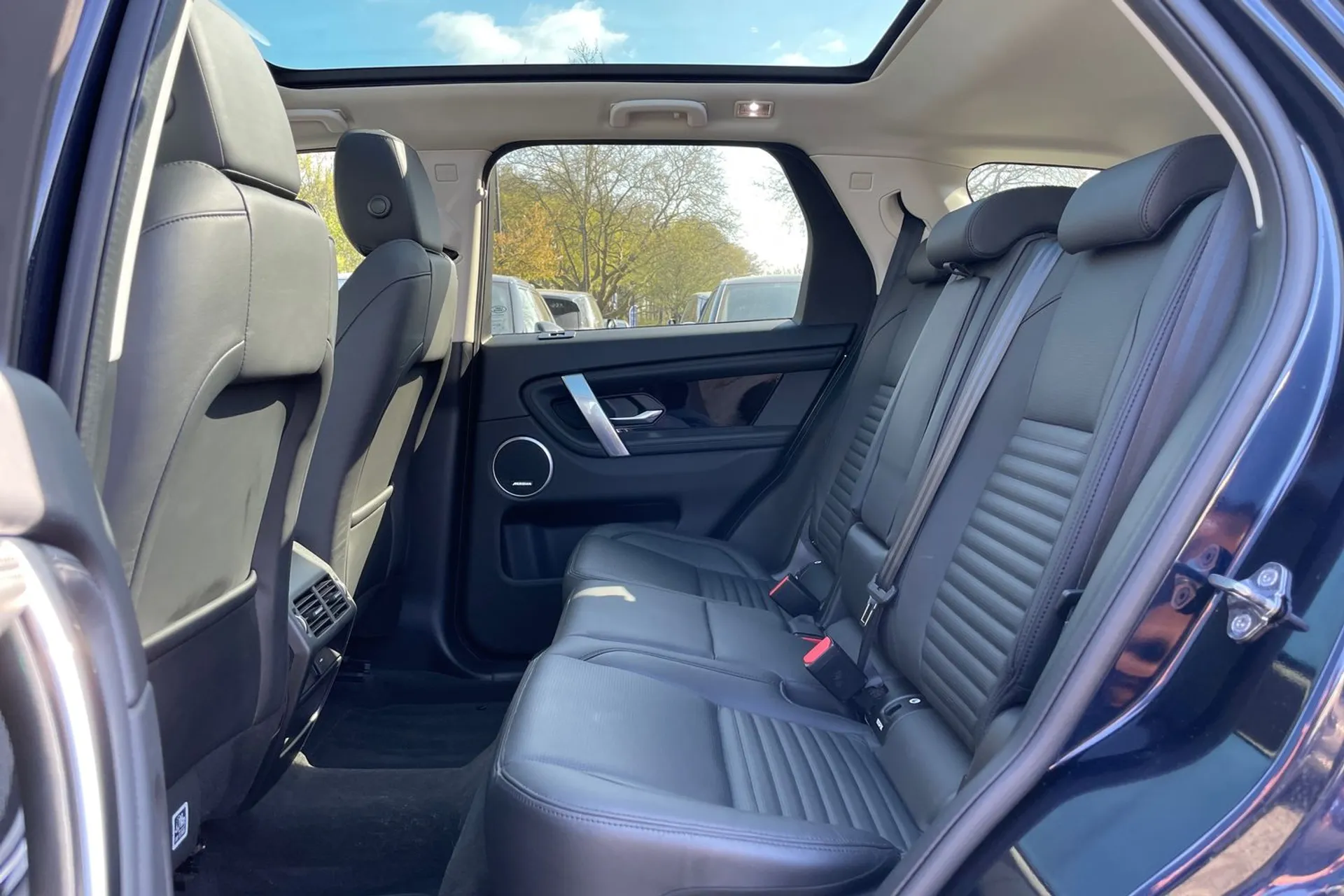 LAND ROVER DISCOVERY SPORT thumbnail image number 37