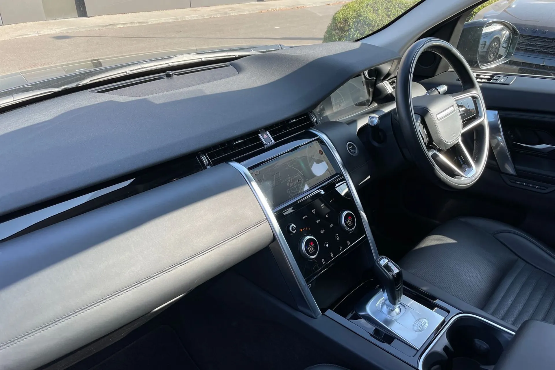 LAND ROVER DISCOVERY SPORT thumbnail image number 42