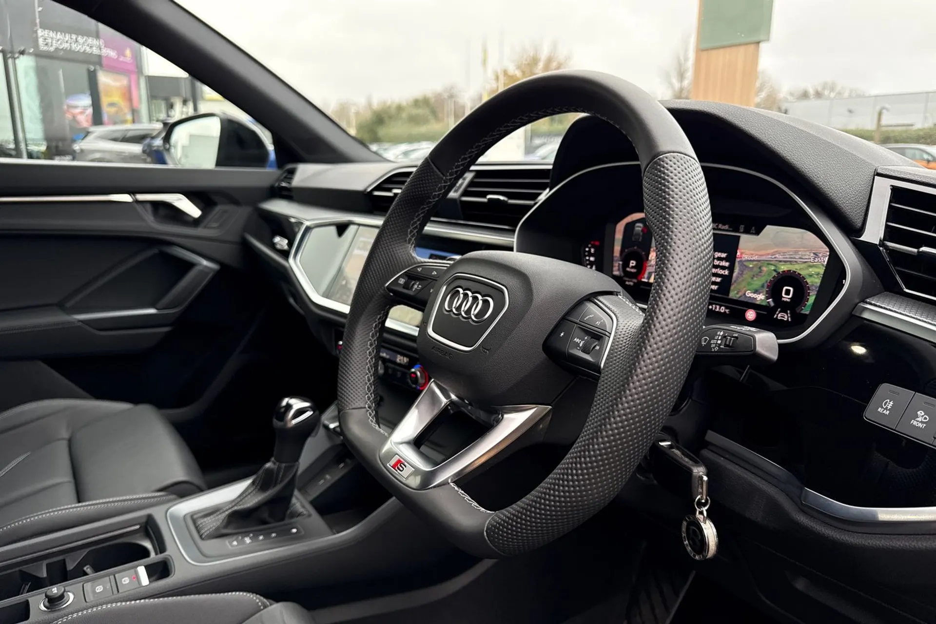 Audi Q3 thumbnail image number 27