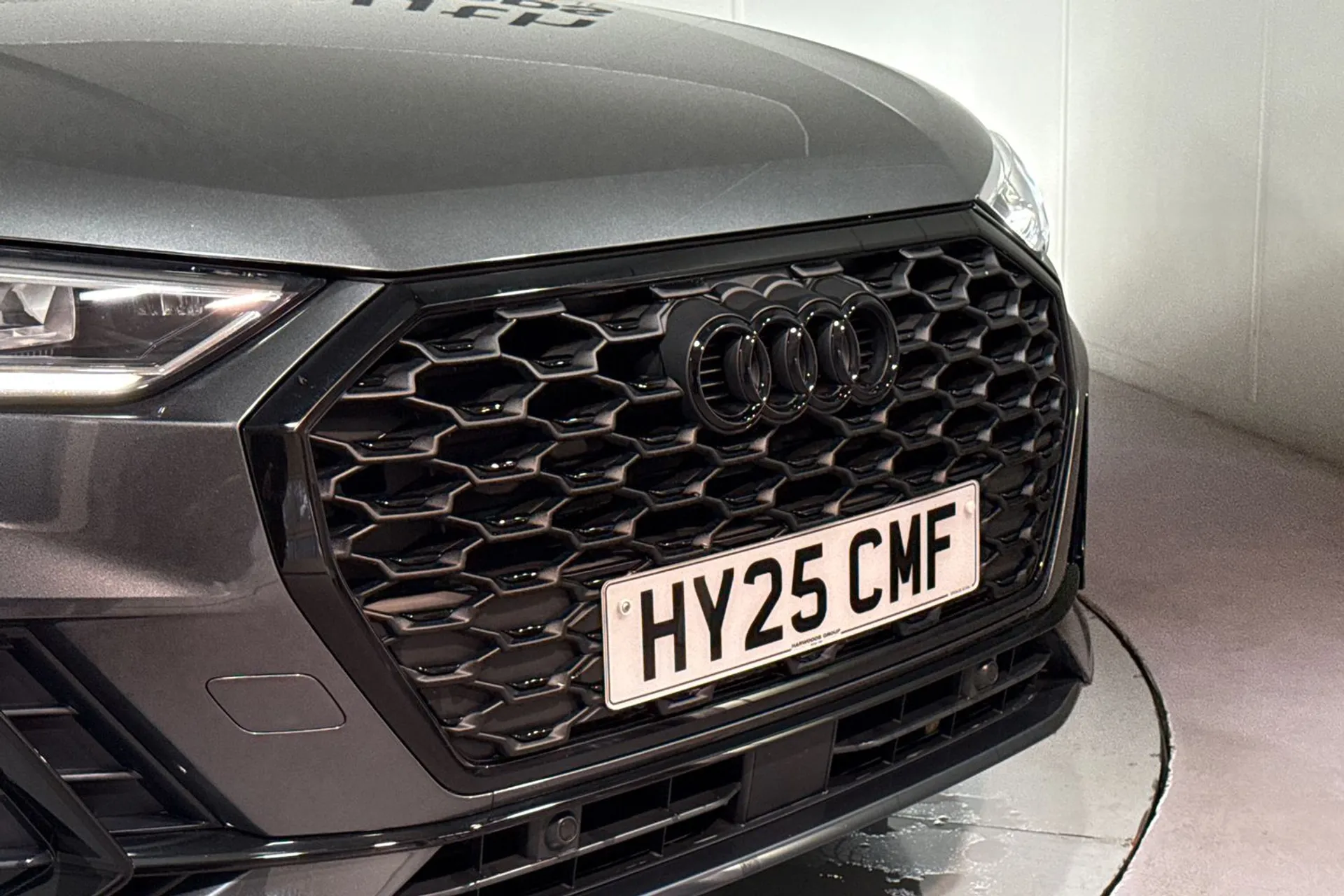 Audi Q3 thumbnail image number 8