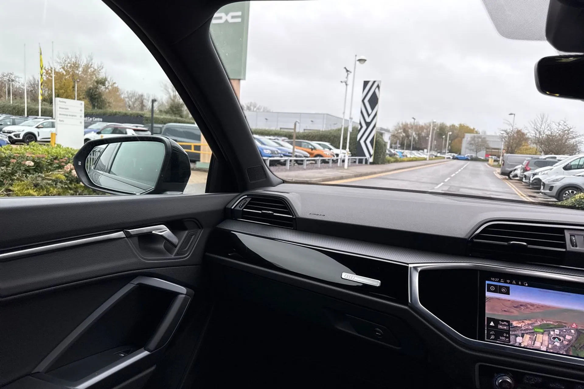 Audi Q3 thumbnail image number 33